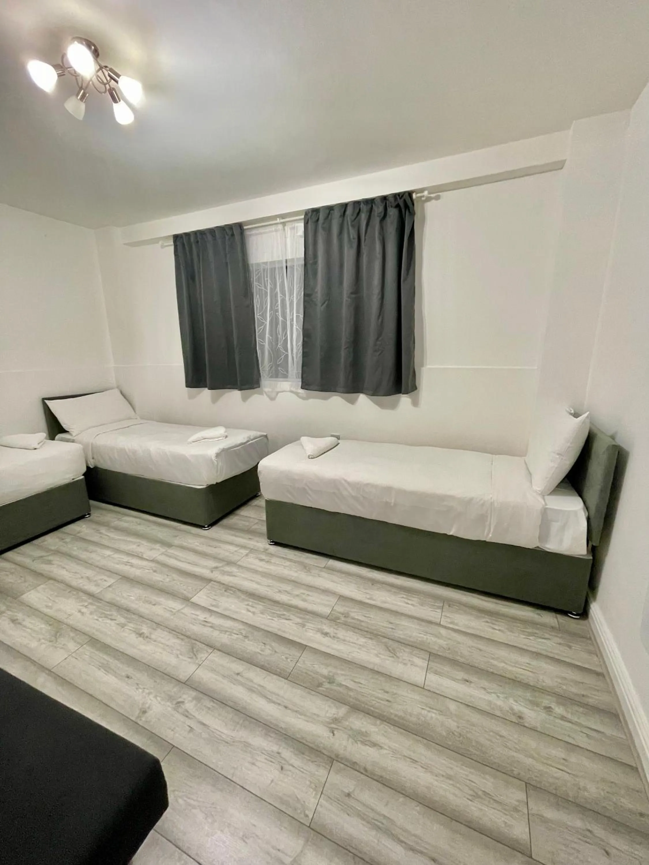 Other, Bed in Comfortable - Cosy - Budget Studios in City Center