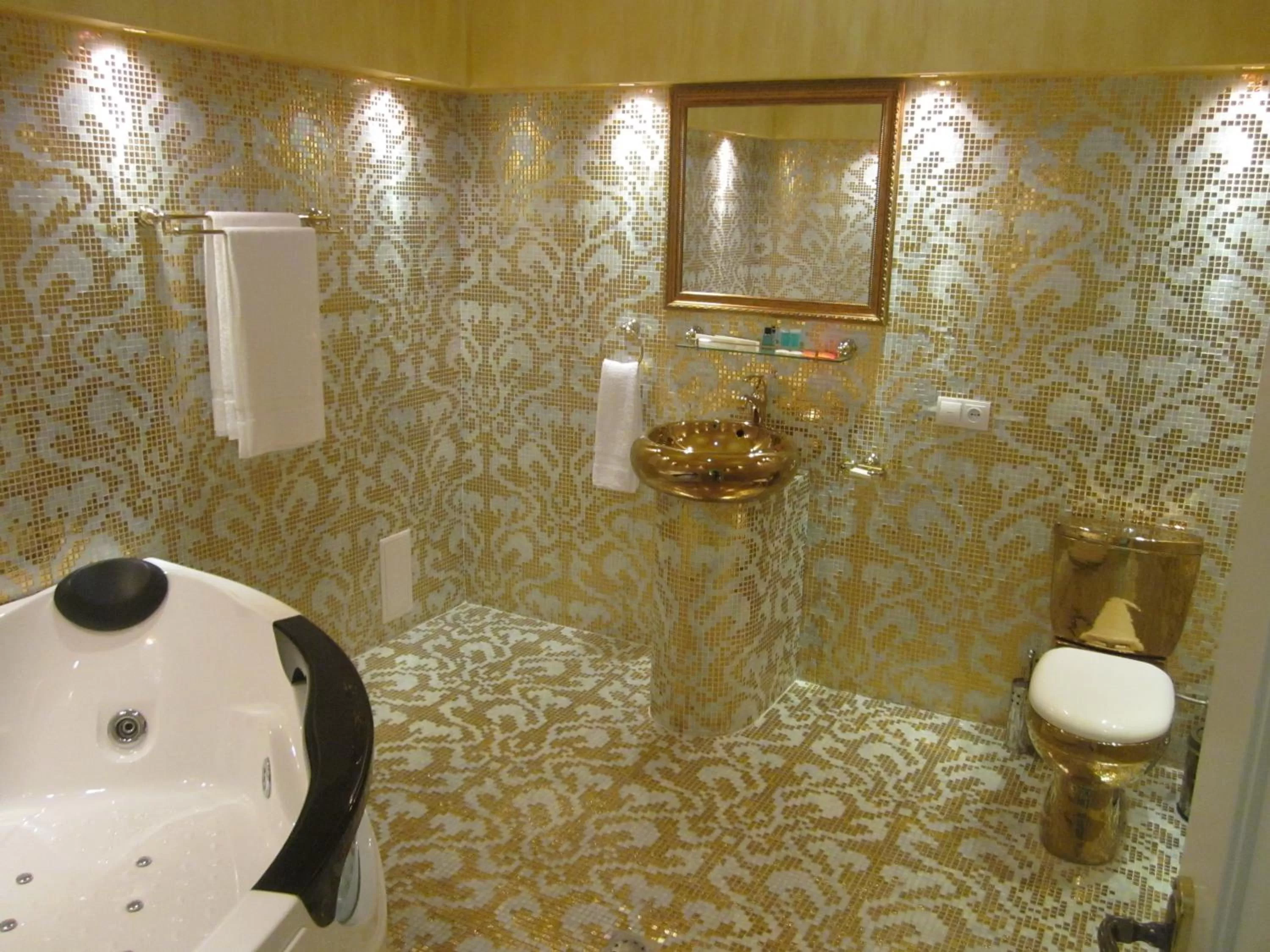 Day, Bathroom in Venezia Palazzo Hotel