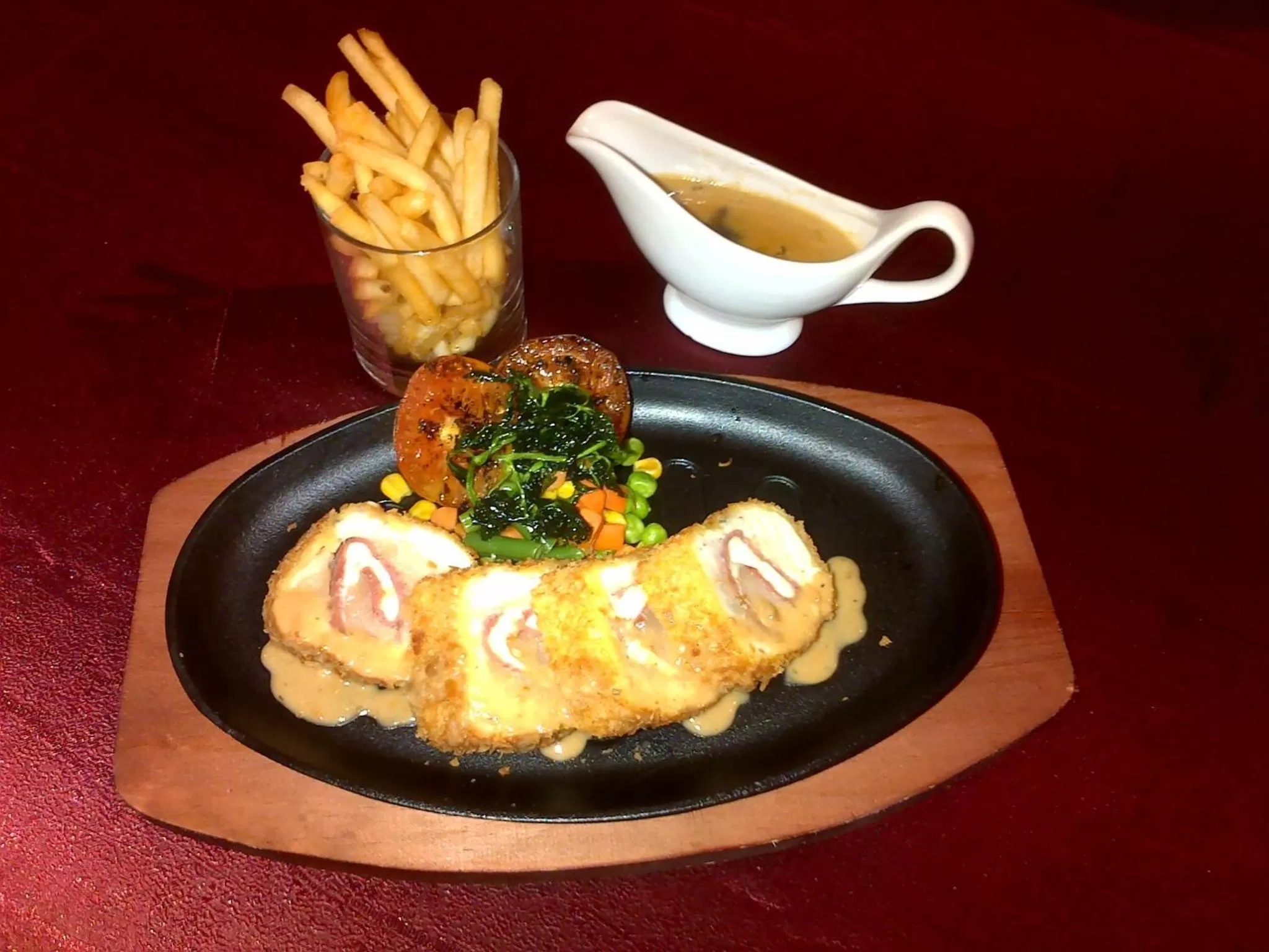 Food in The Cube Hotel Malioboro, Azana Hotels Collection