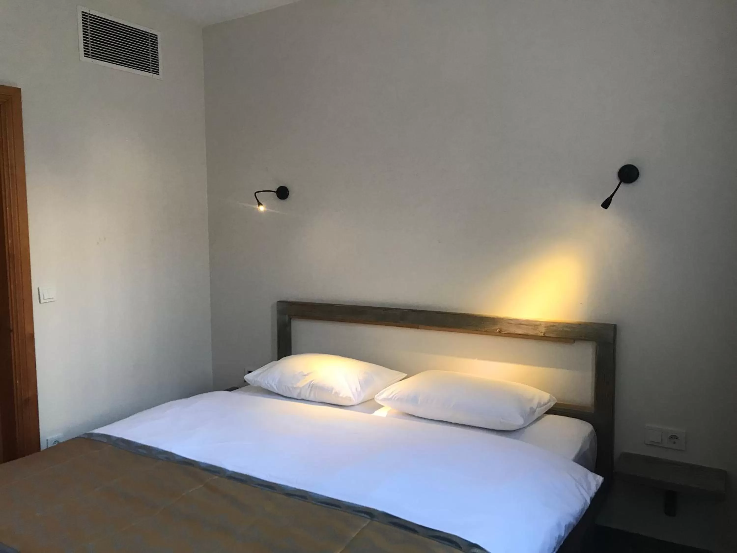 Bed in Green Mansion