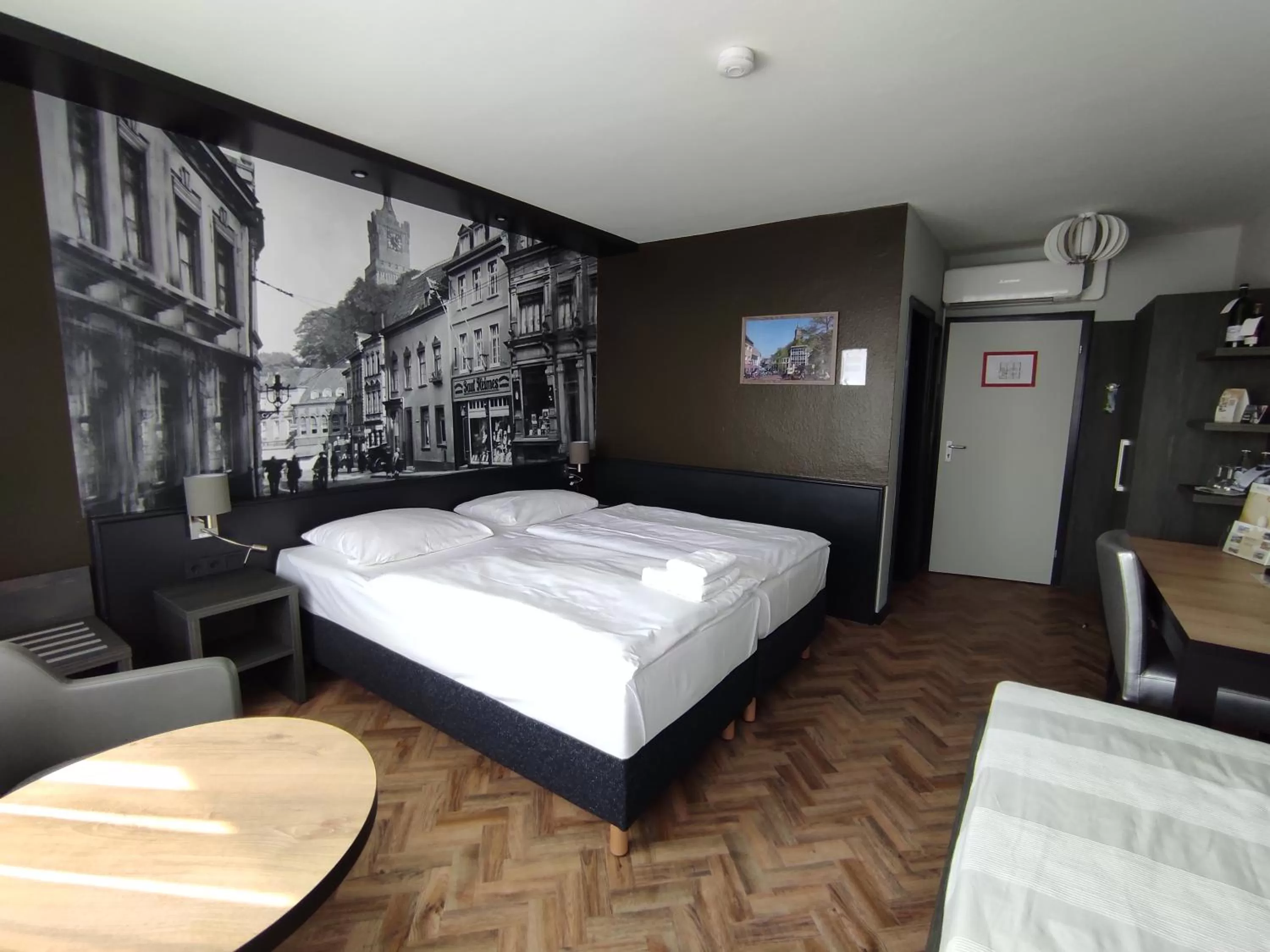 Photo of the whole room, Bed in Akzent City-Hotel Kleve