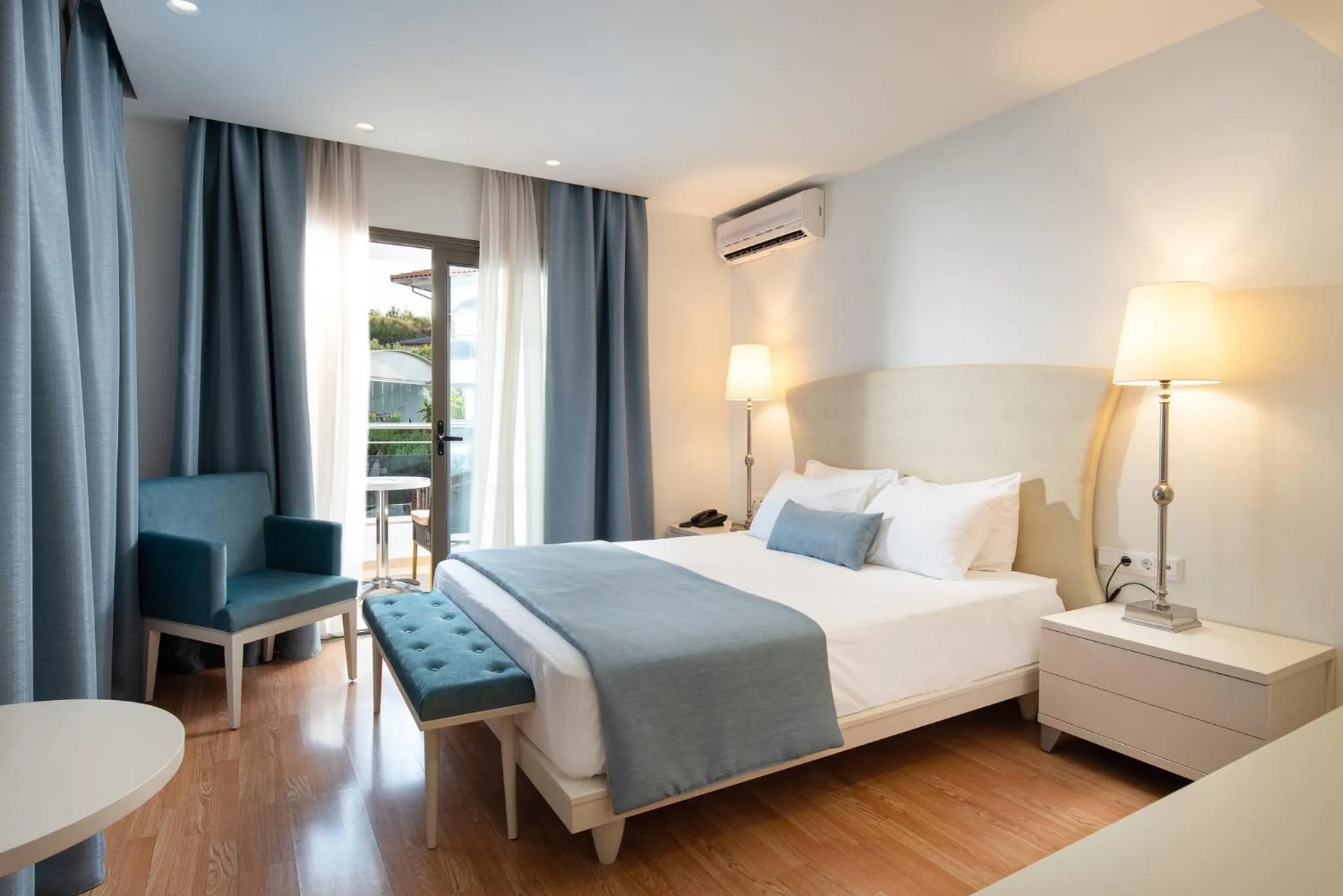 Bed in Flegra Palace