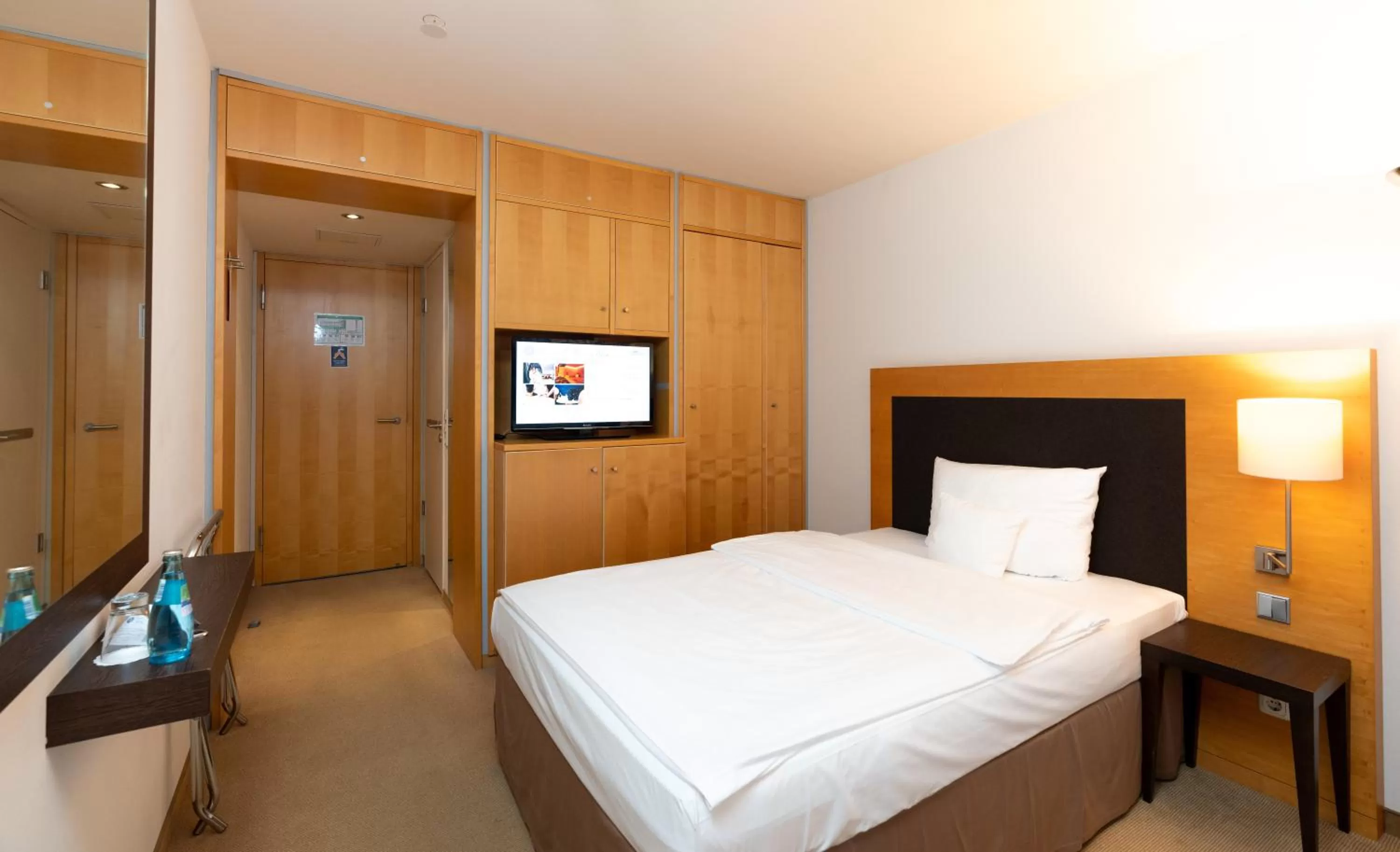 Bed in Kongresshotel Potsdam am Templiner See