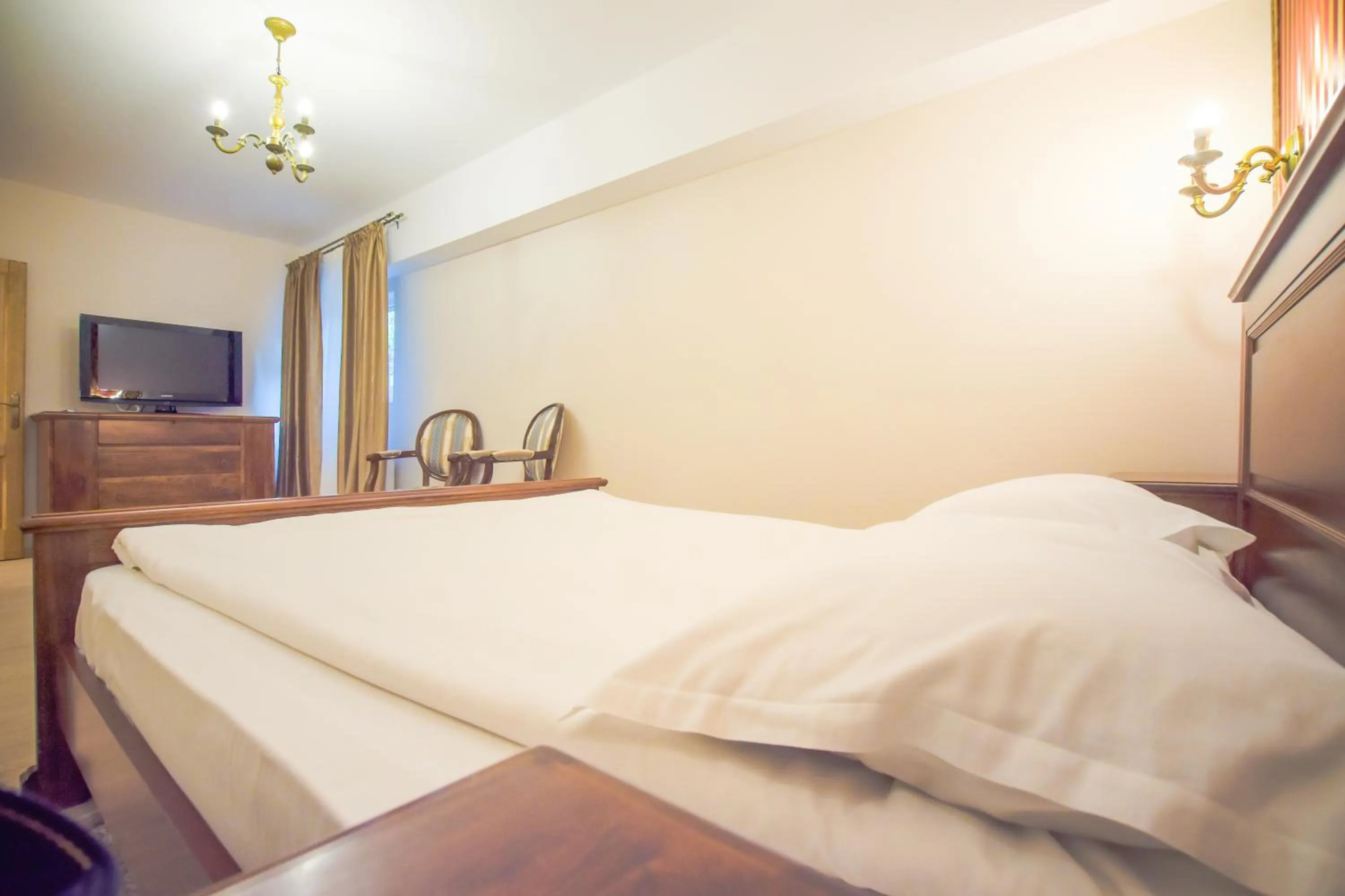 Bedroom, Bed in Safrano Palace