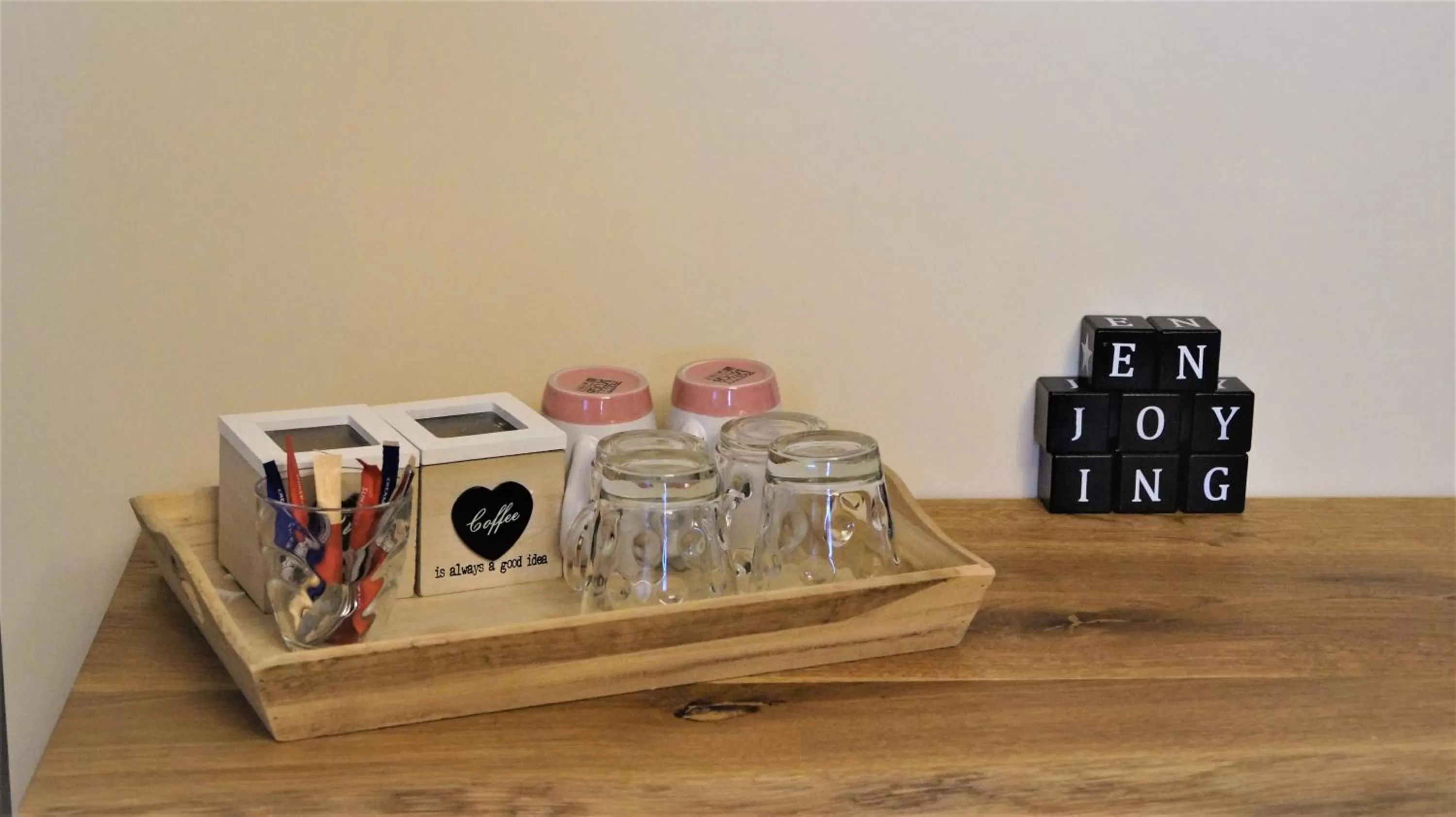 Coffee/tea facilities in B&B Johannes-Hoeve