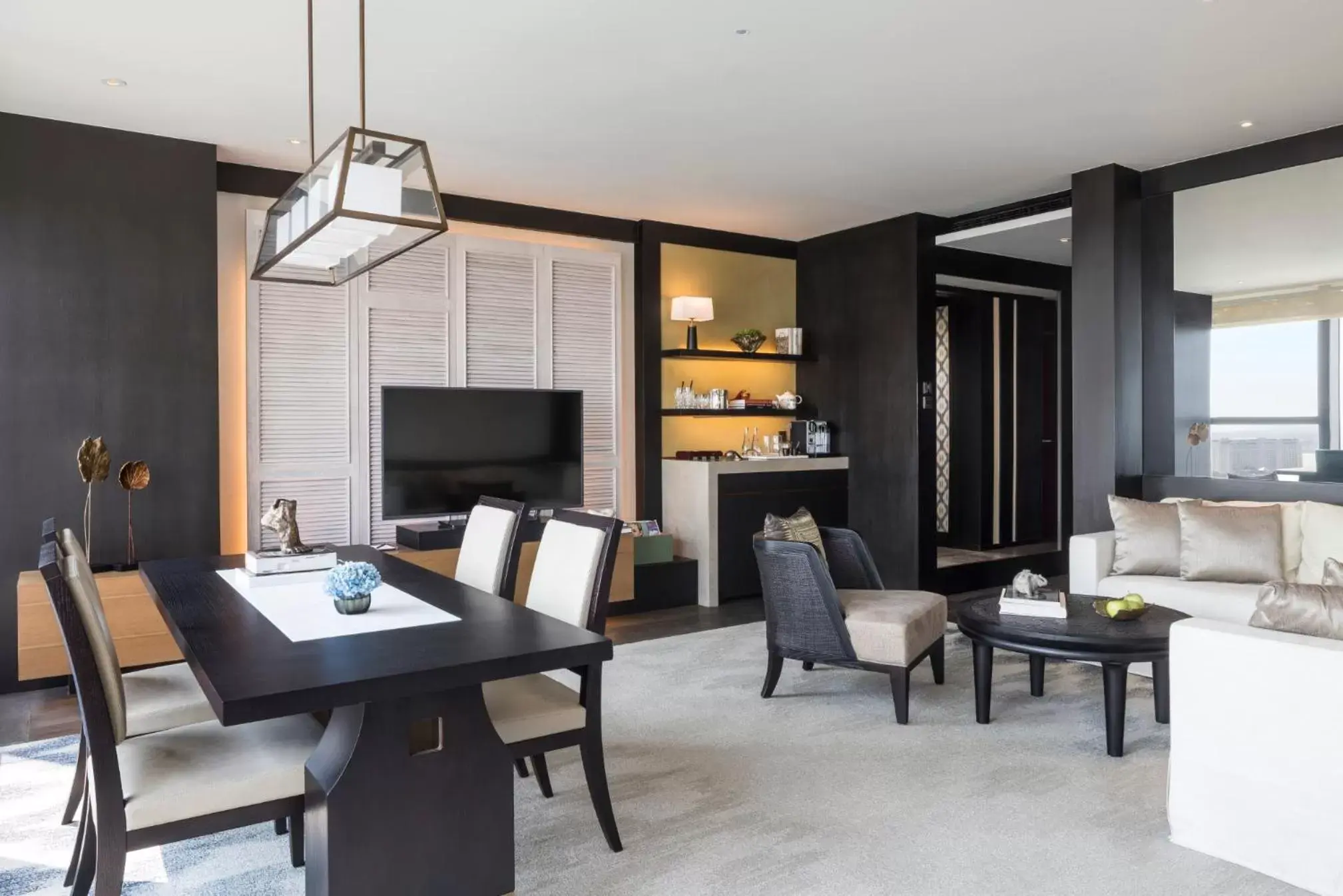 Chaktomuk Suite in Rosewood Phnom Penh Chaktomuk Suite in Rosewood Phnom Penh