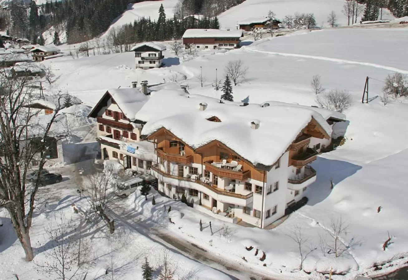 Property building in Dandler - Zimmer und Ferienwohnungen