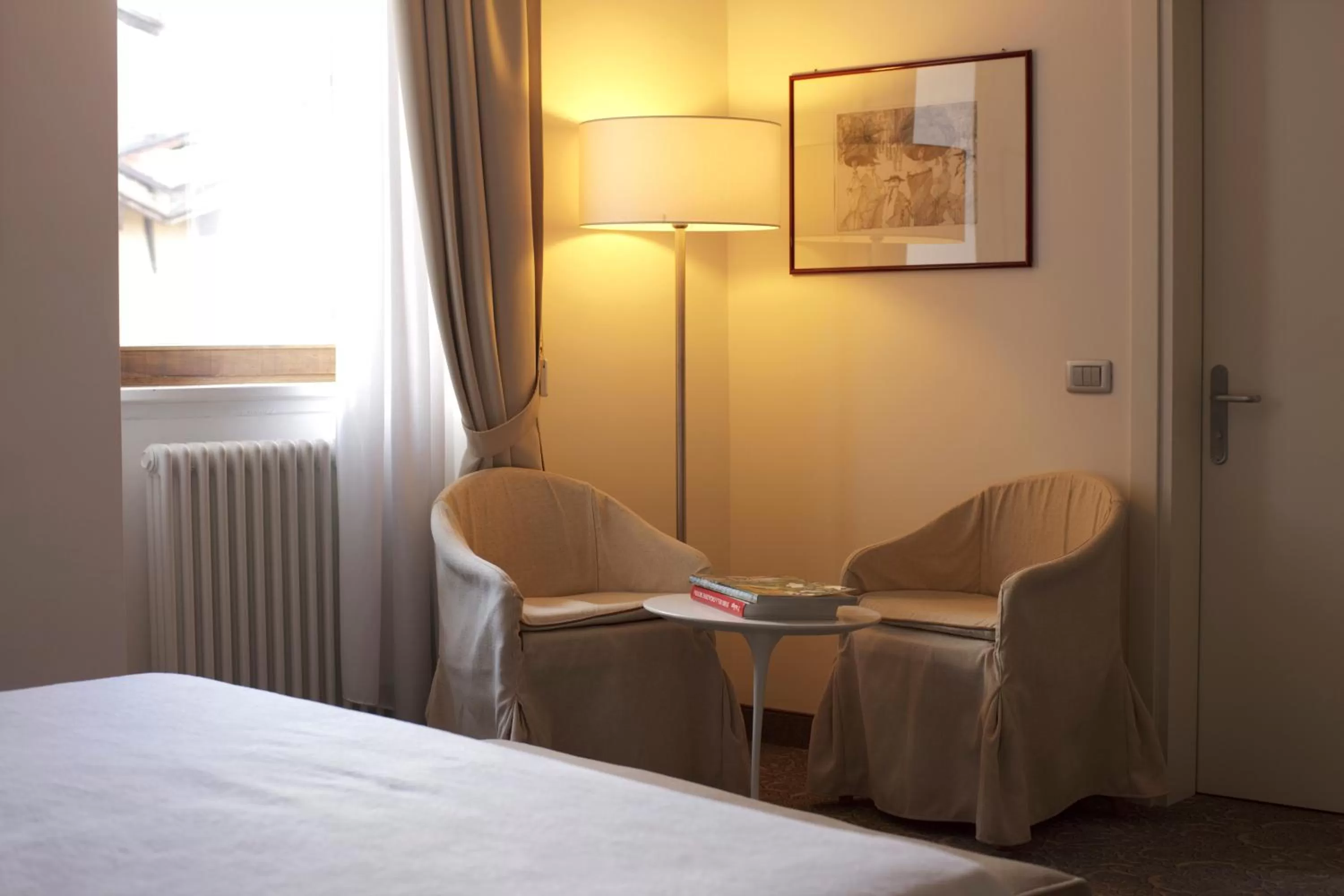 Coffee/tea facilities, Bed in Albergo Accademia