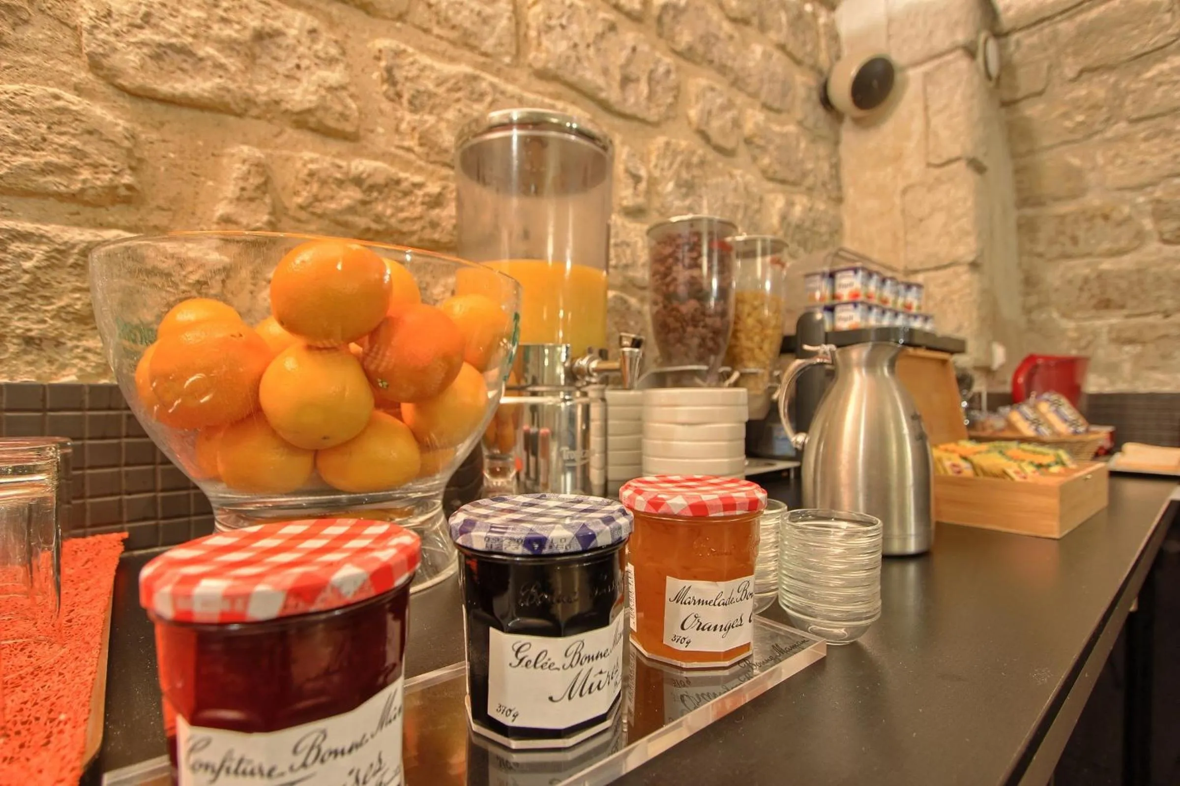 Restaurant/places to eat in Villa Margaux Opéra Montmartre