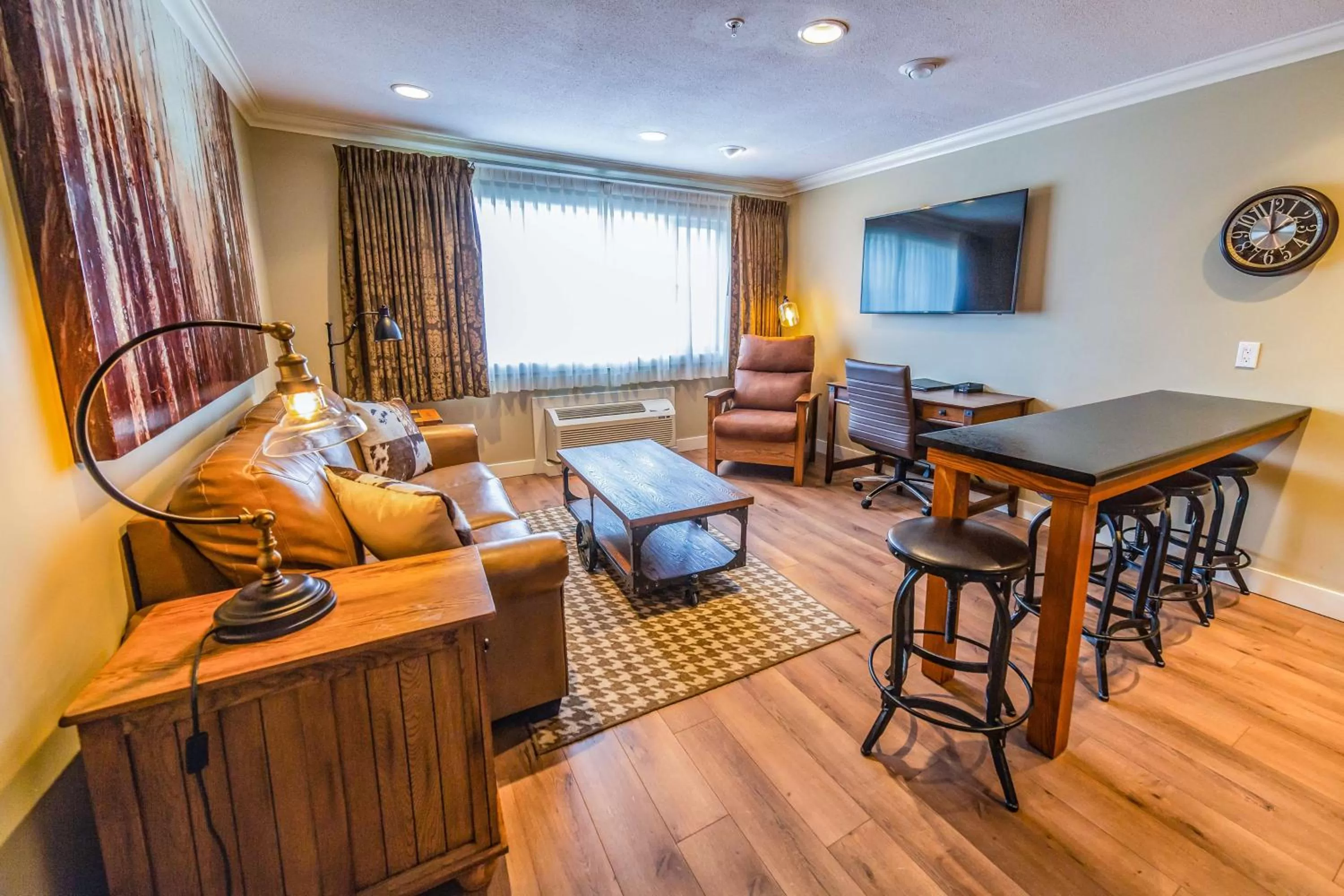 One Bedroom King Suite with Kitchen in Prestige Hudson Bay Lodge Premier Collection