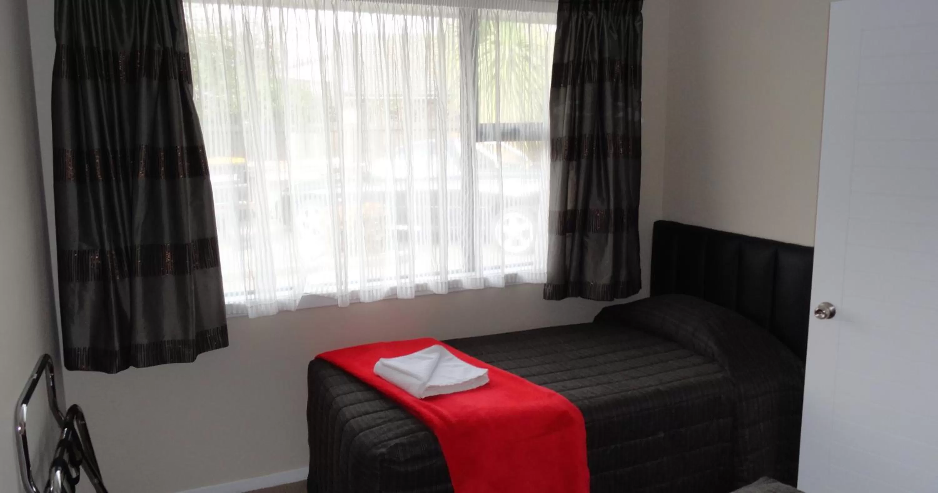 Bed, Room Photo in Aarburg Airport Motel