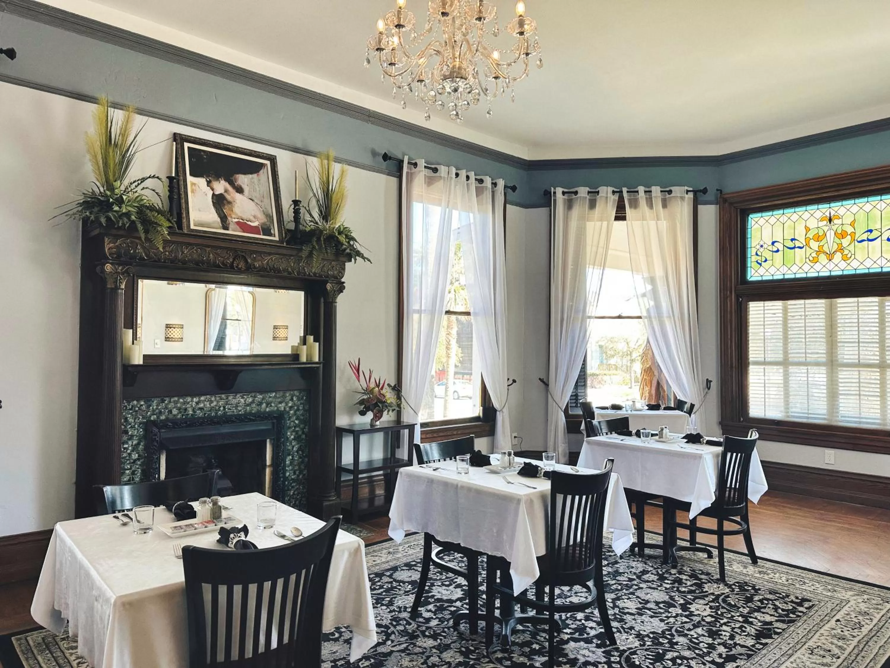 Breakfast in The Mansion on 17th, formerly Schaefer Haus