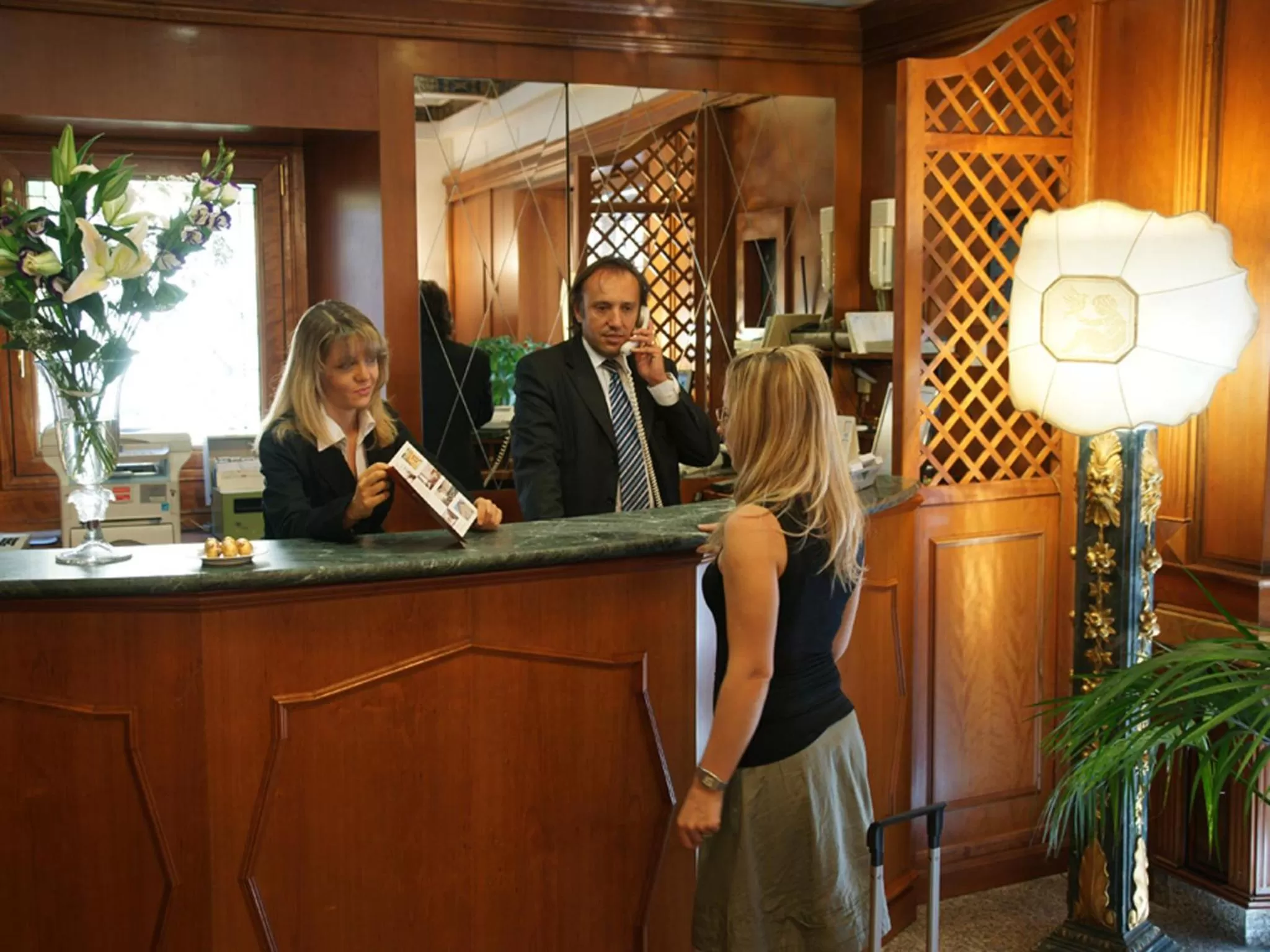 People in Hotel Bolivar