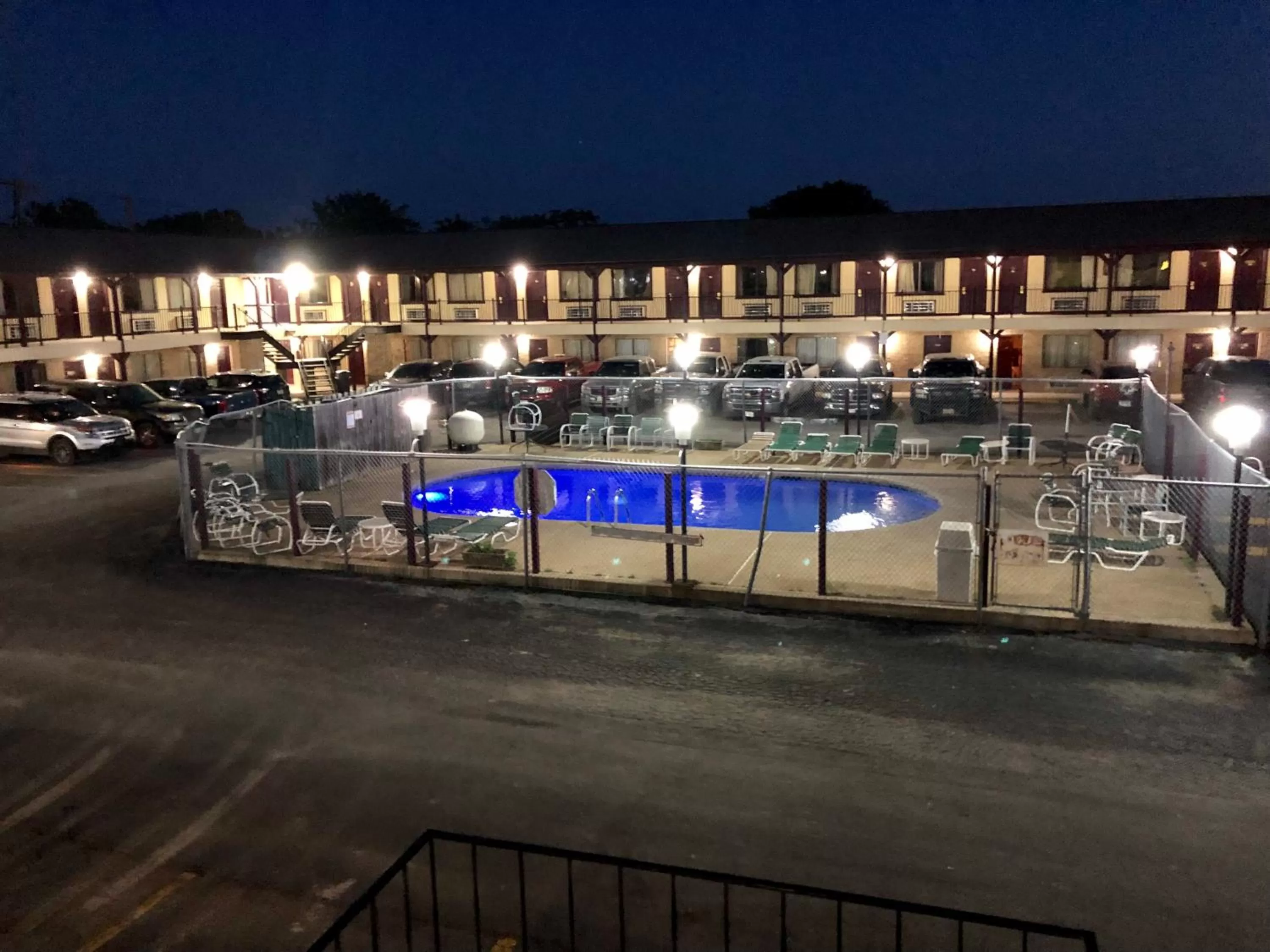 Pool view in The inn at Mexia