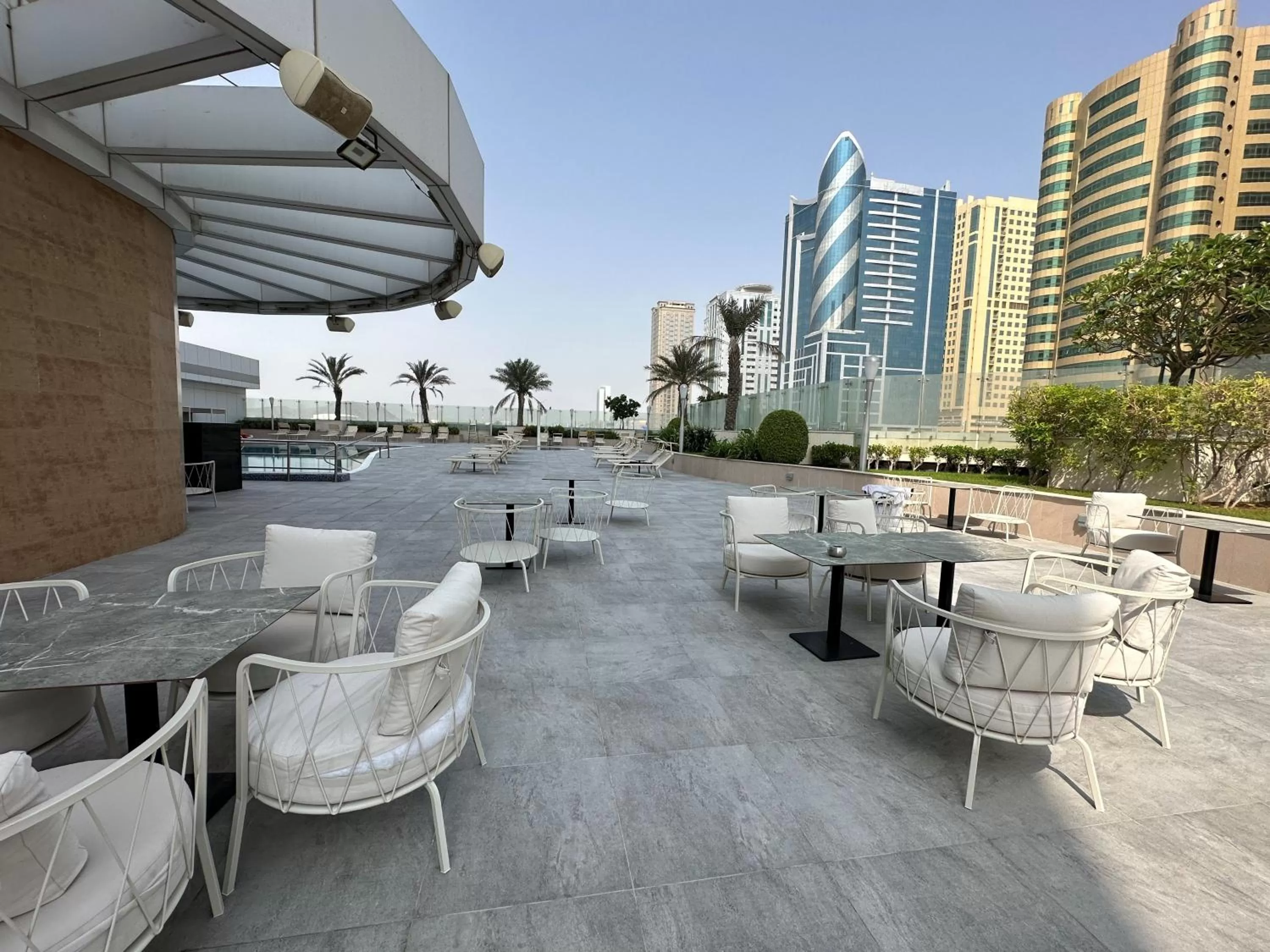 Swimming pool in Novotel Fujairah