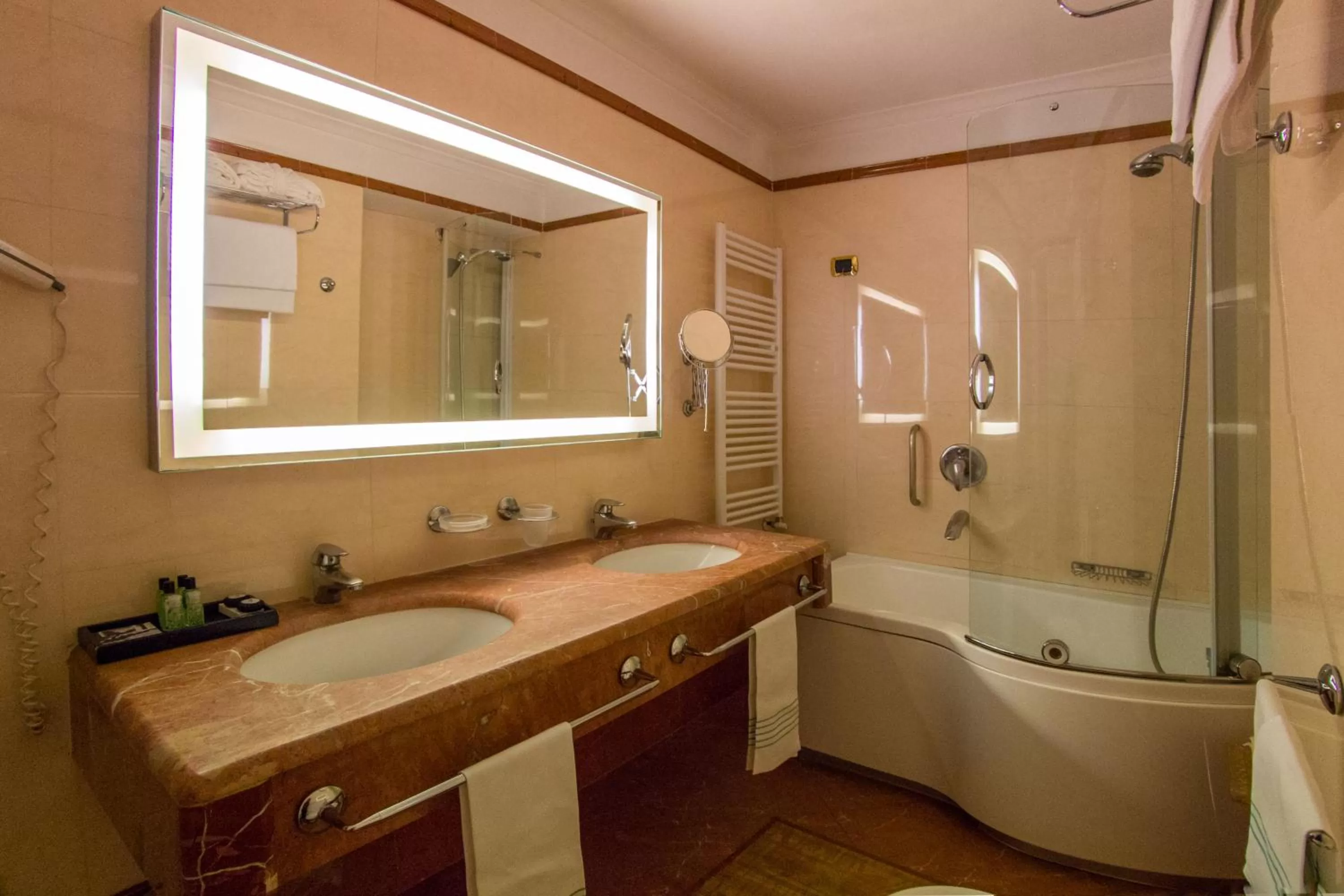 Bathroom in Hotel Forum