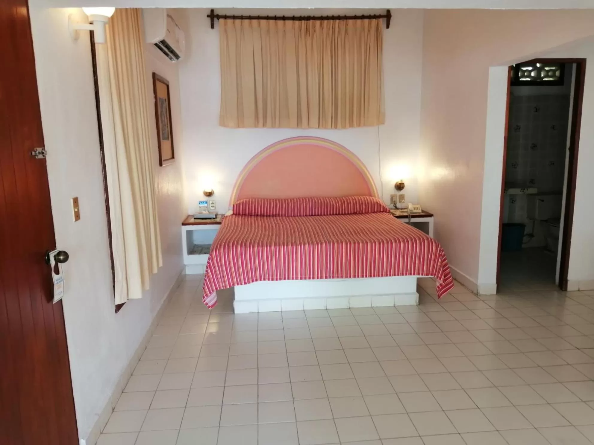 Bedroom in Hotel Catalina Beach Resort