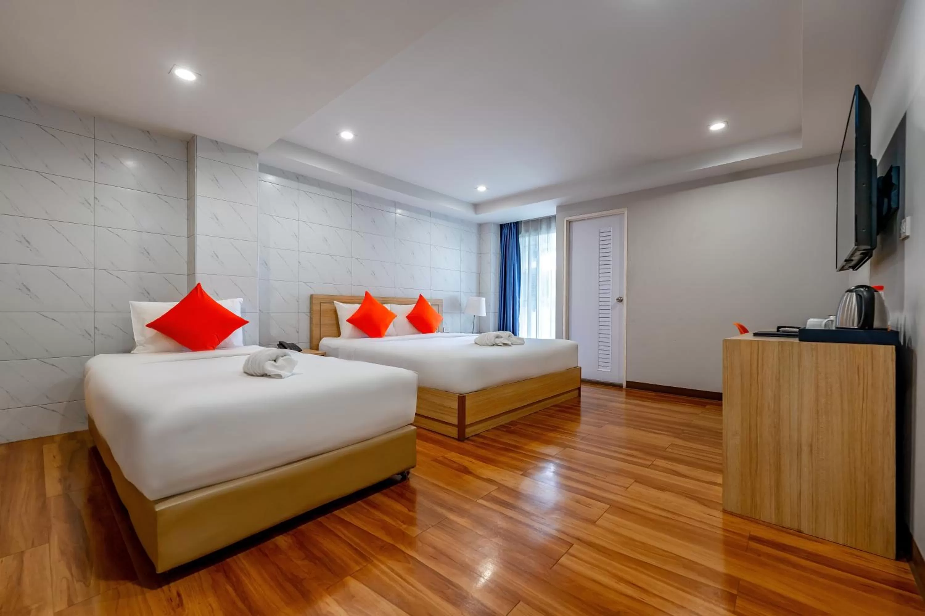 Bed in 7 Days Premium Hotel at Icon Siam Station - No Parking