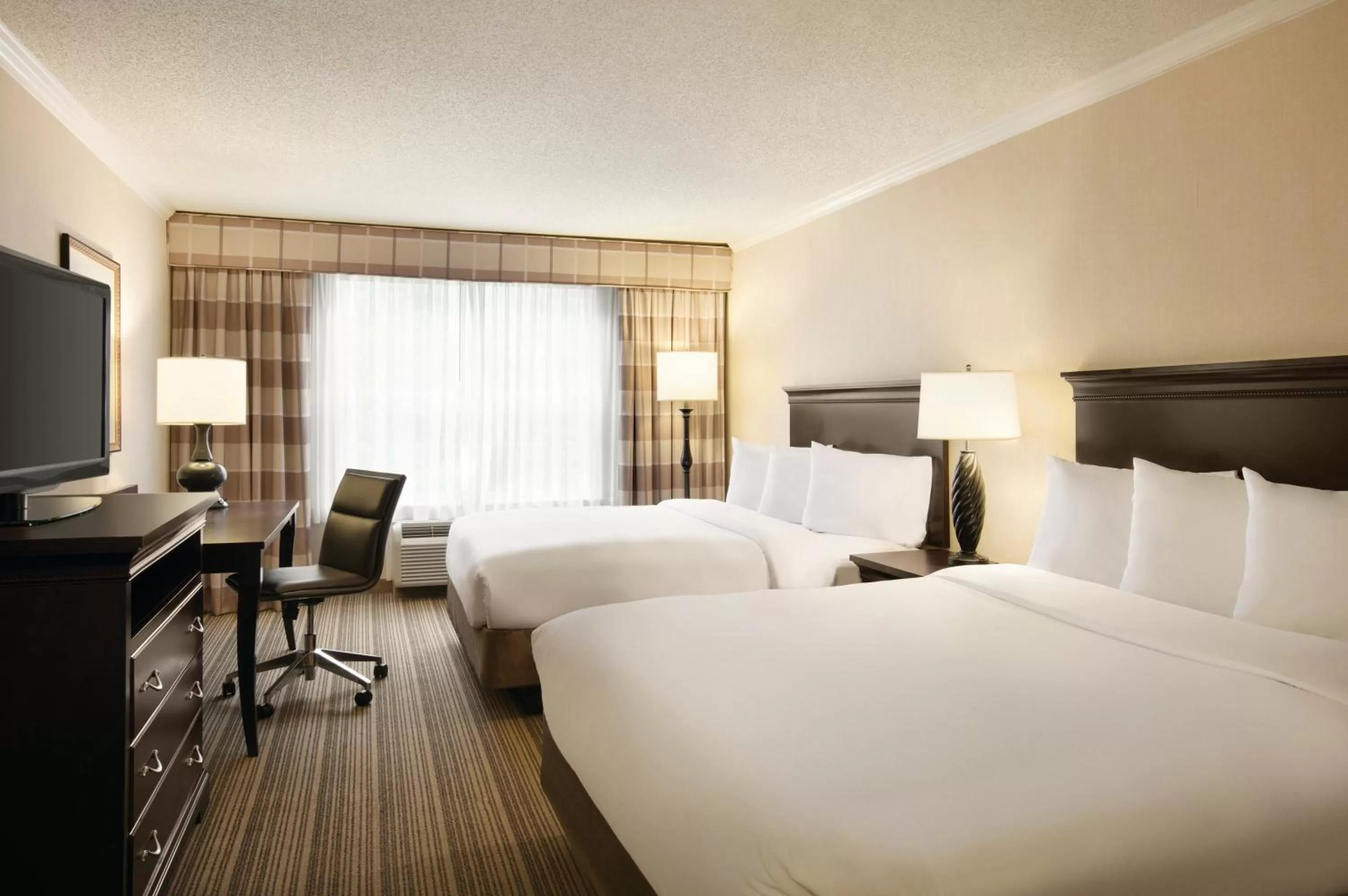 Photo of the whole room, Bed in Country Inn & Suites By Radisson, Atlanta Airport North, GA