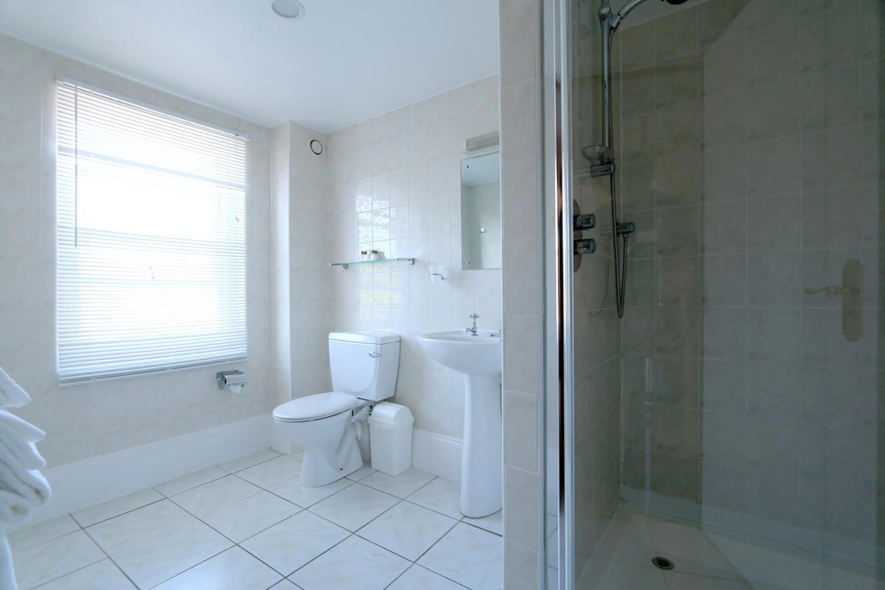 Day in Centre Of Britain Hotel