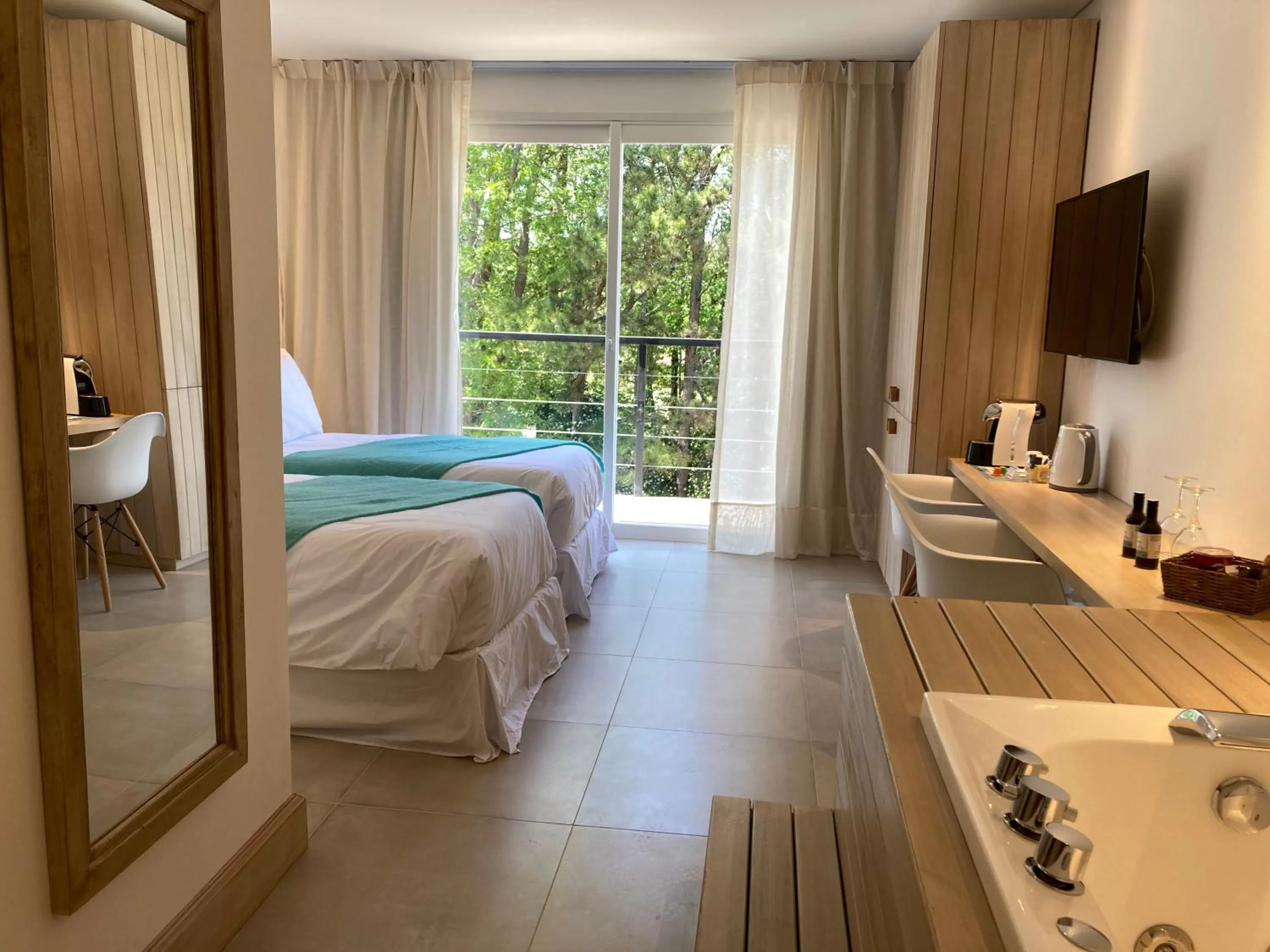 Photo of the whole room, Bed in Live Hotel Boutique (Adults only)