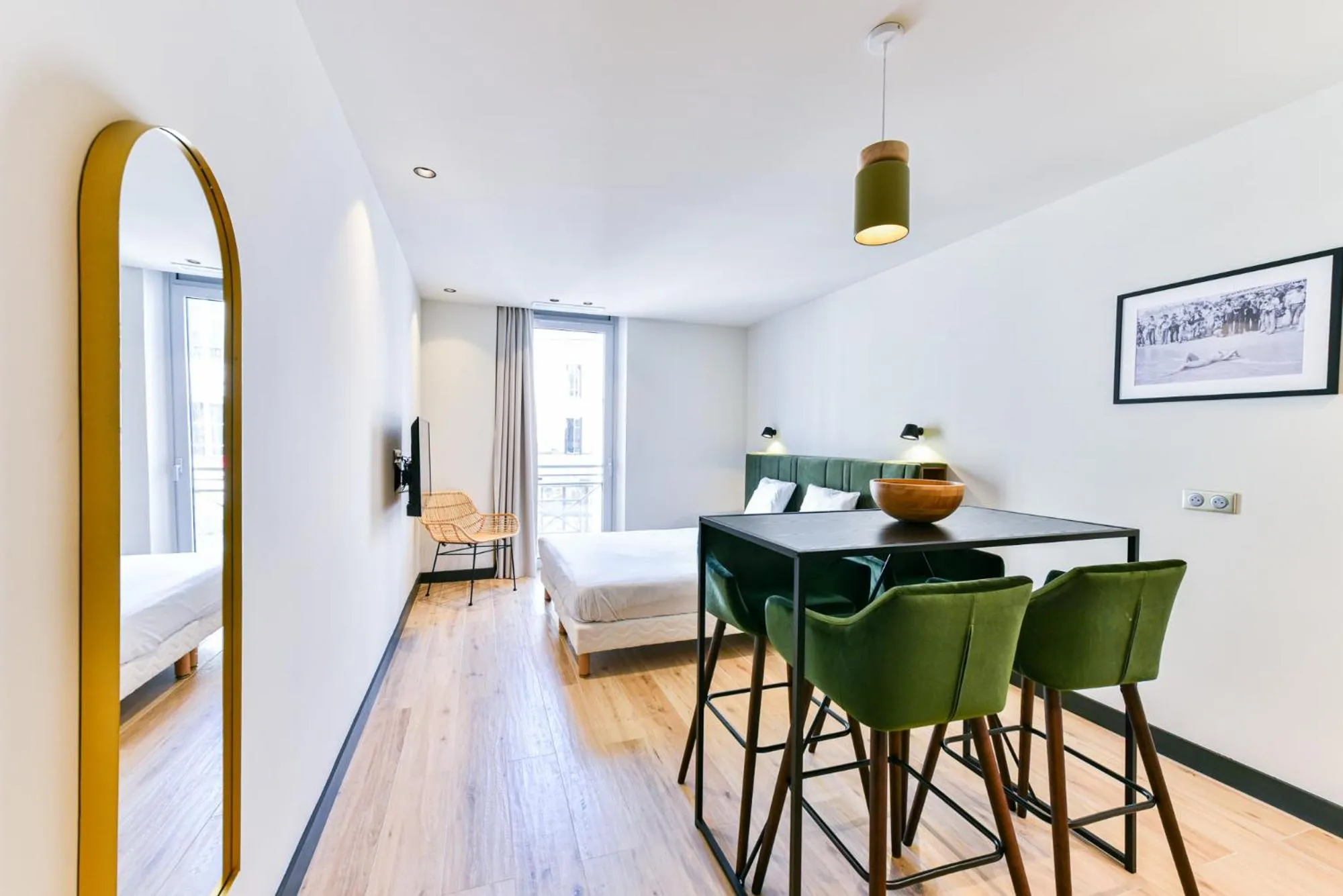 Photo of the whole room, Bed in Florella Croisette Apartment