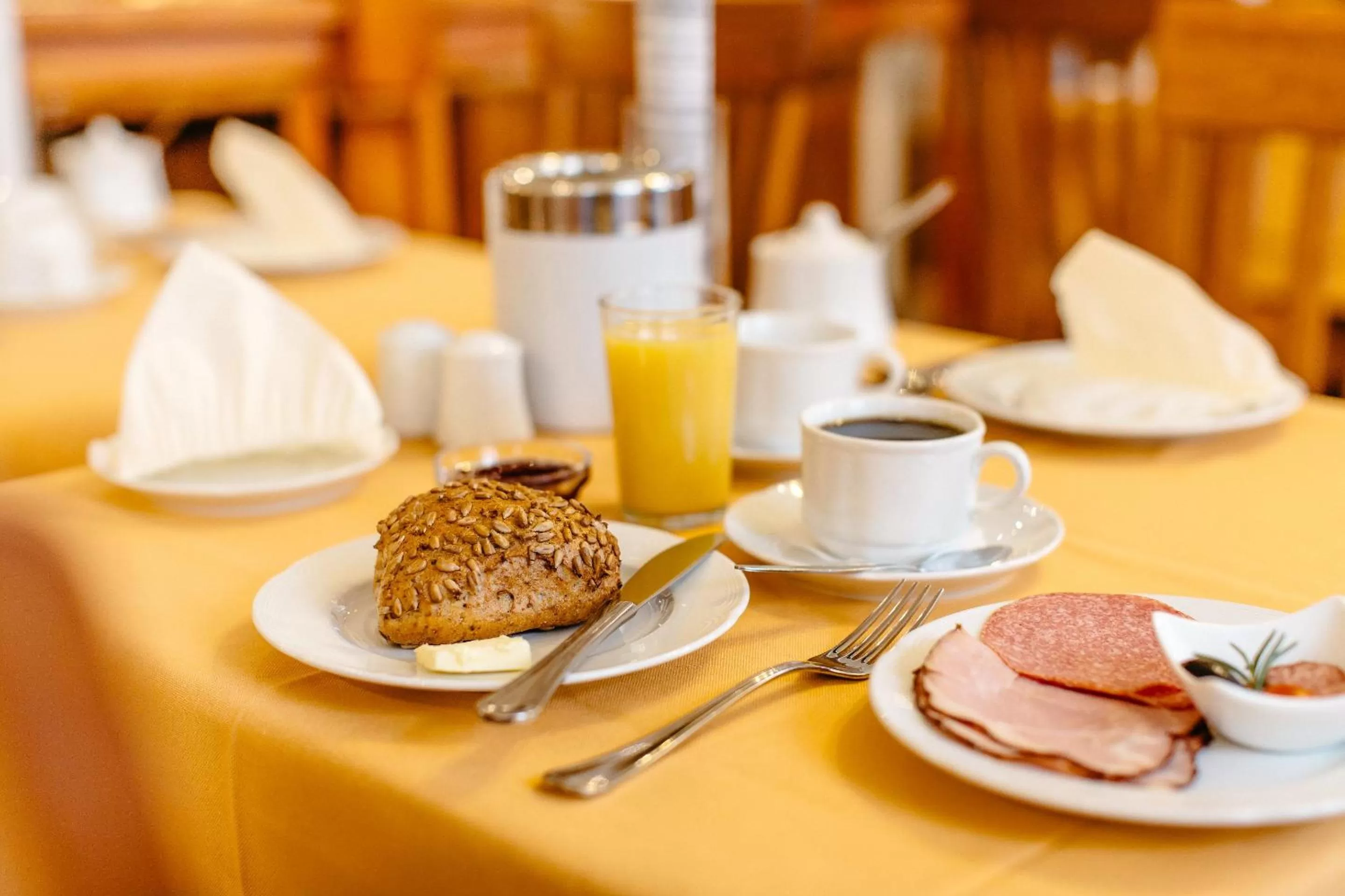 Breakfast in Klassik Hotel am Tor