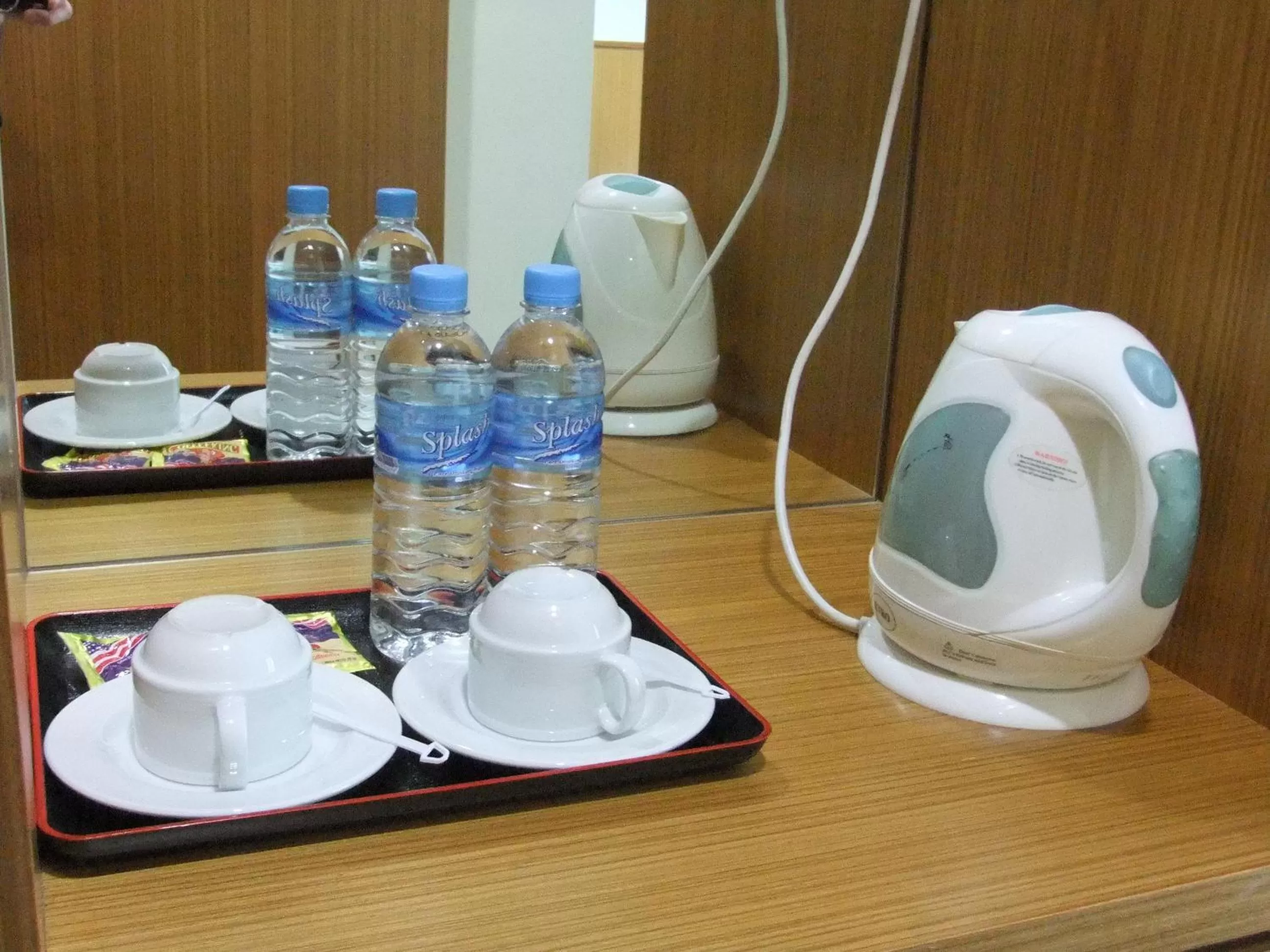 Coffee/tea facilities in New Cape Inn