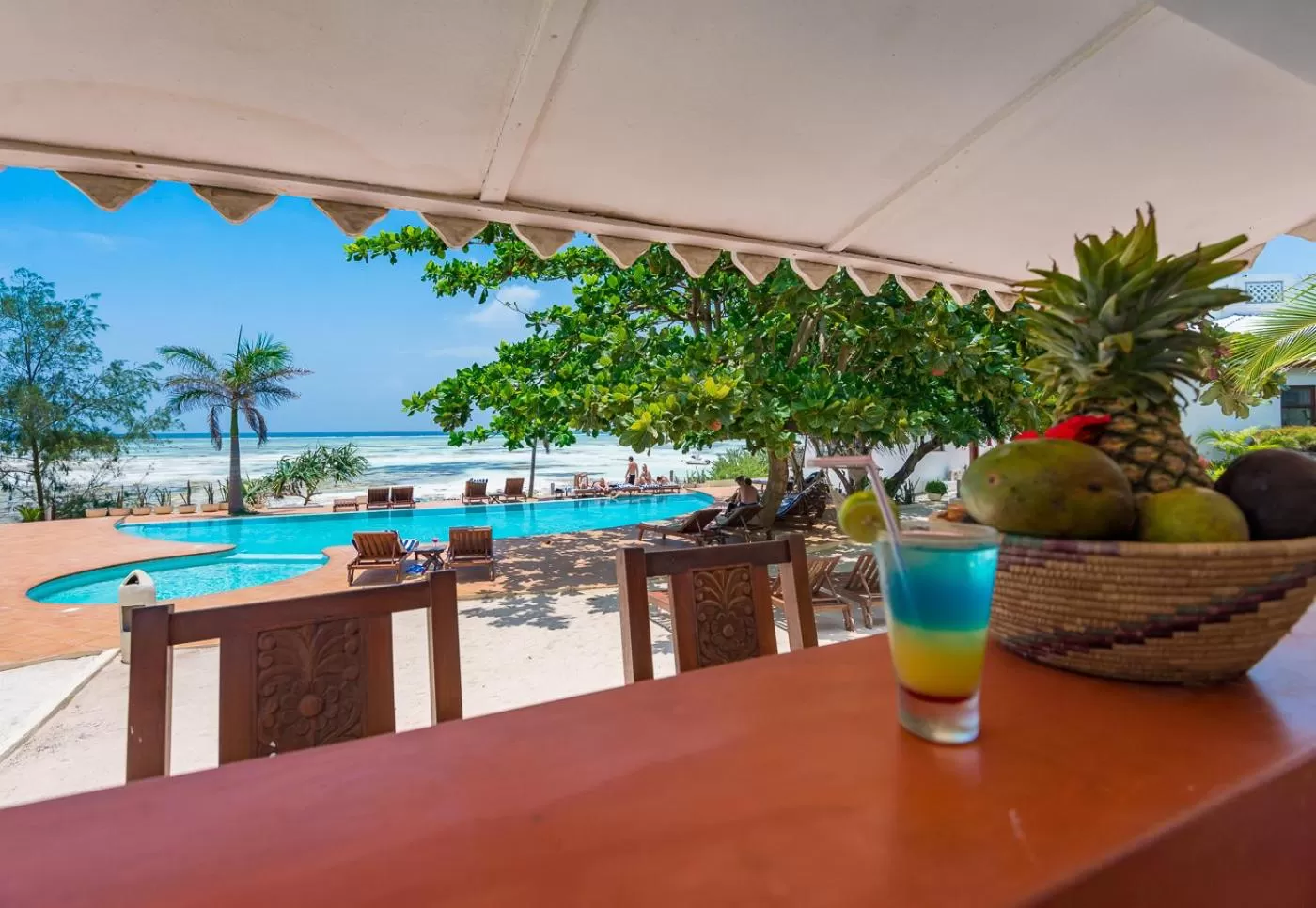 Lounge or bar, Swimming Pool in Warere Beach