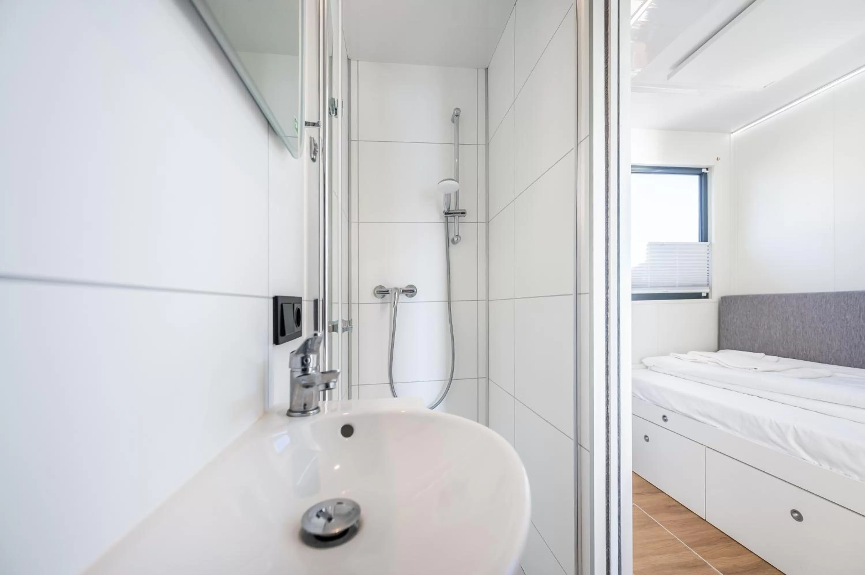 Bathroom, Bed in Marina Martinshafen