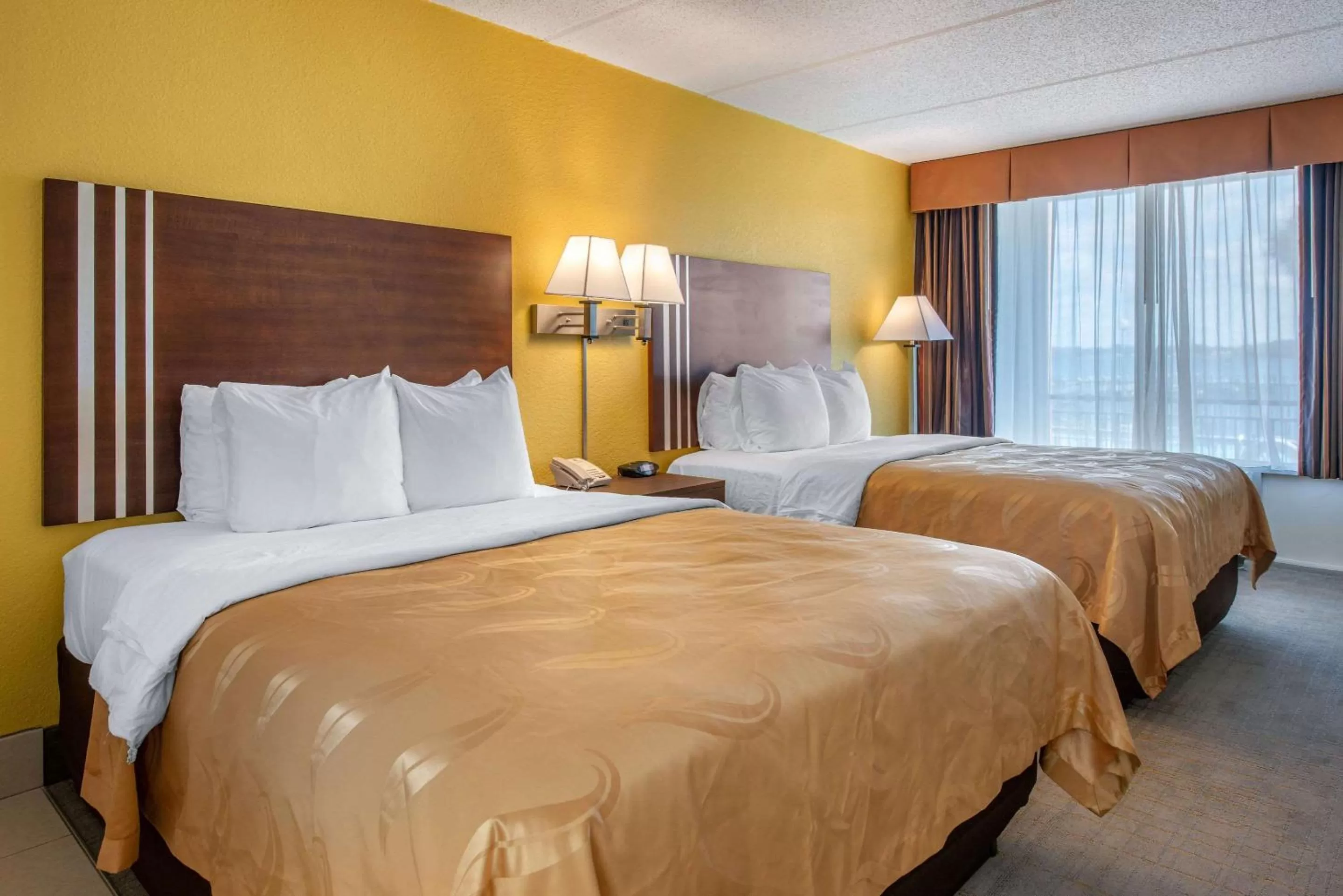 Photo of the whole room, Bed in Quality Inn and Suites Palatka Riverfront