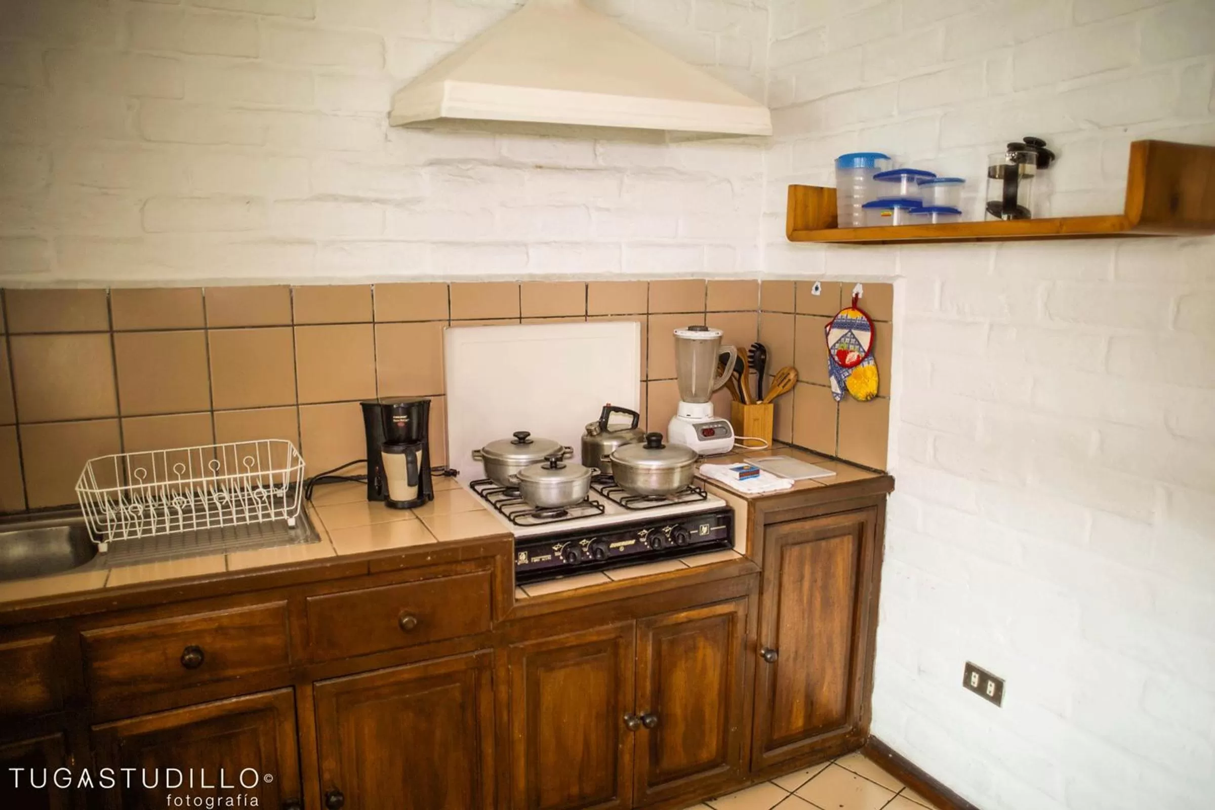 Kitchen or kitchenette, Kitchen/Kitchenette in Apartamentos Otorongo Cuenca Ecuador
