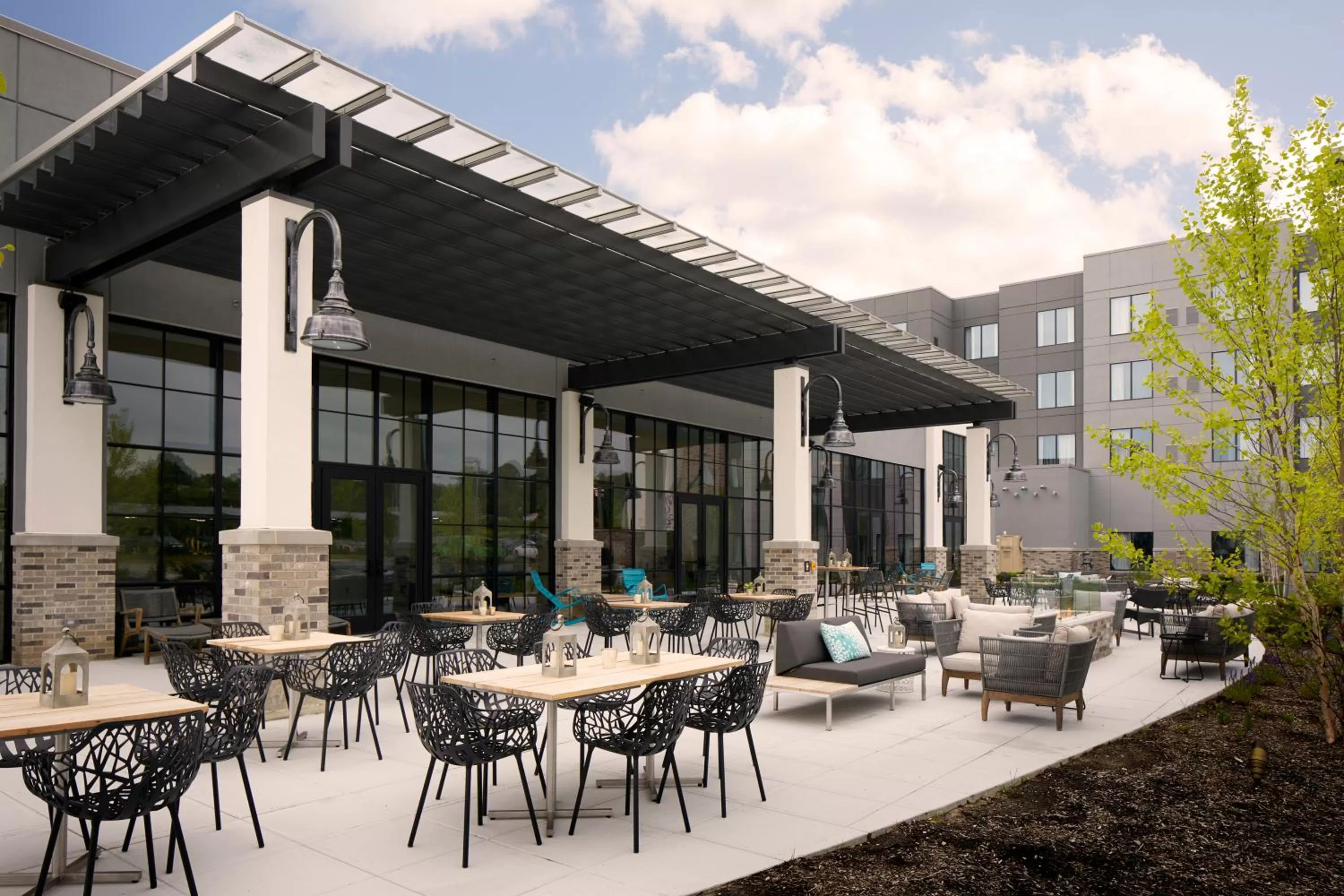 Patio in Archer Hotel Florham Park