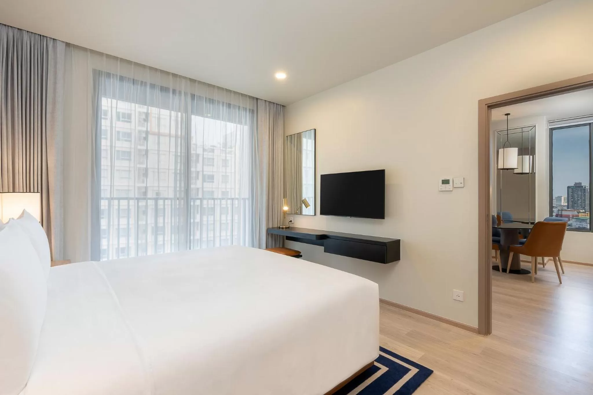 Bed in Staybridge Suites Bangkok Sukhumvit by IHG
