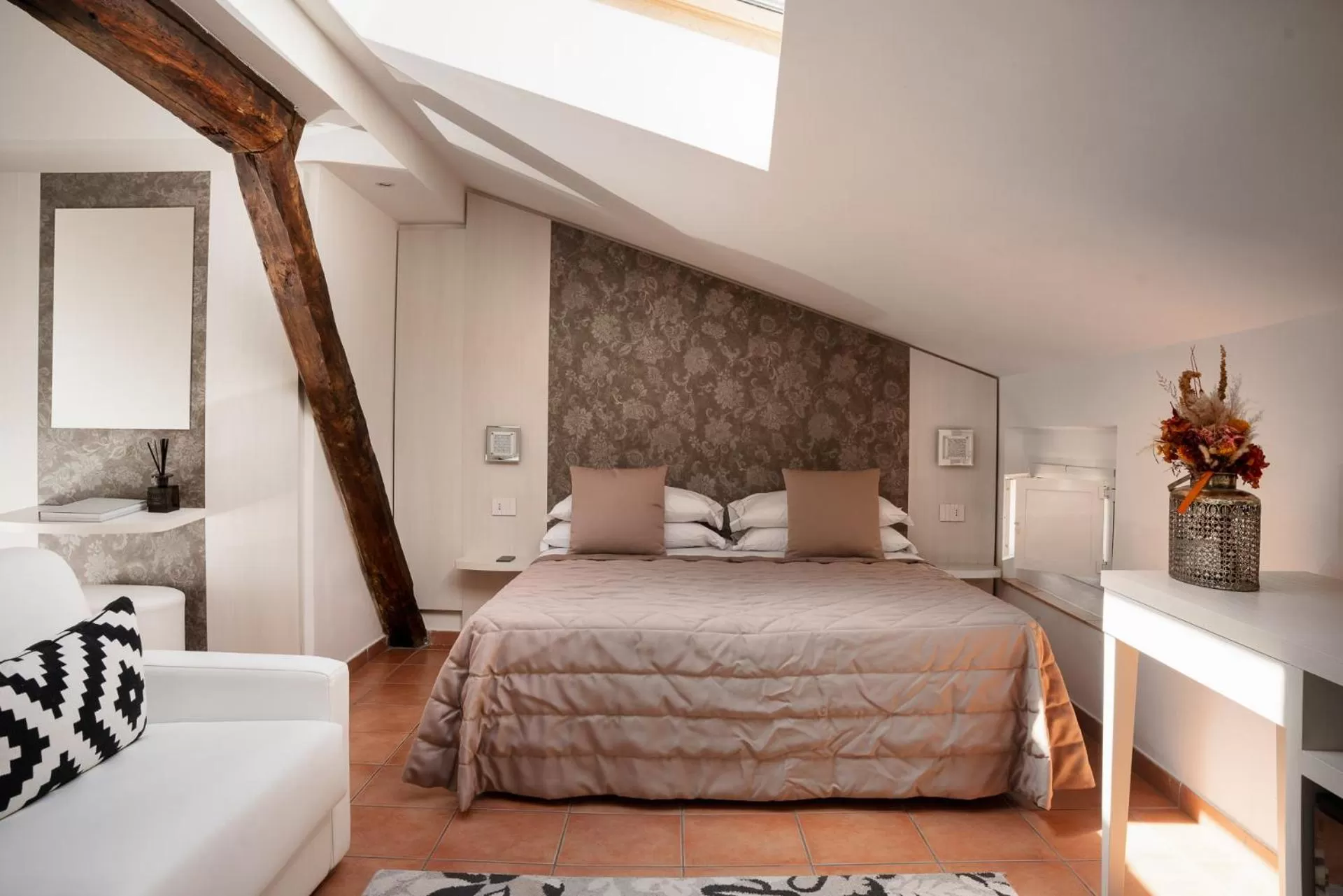 Bed in Albergo Rossini 1936