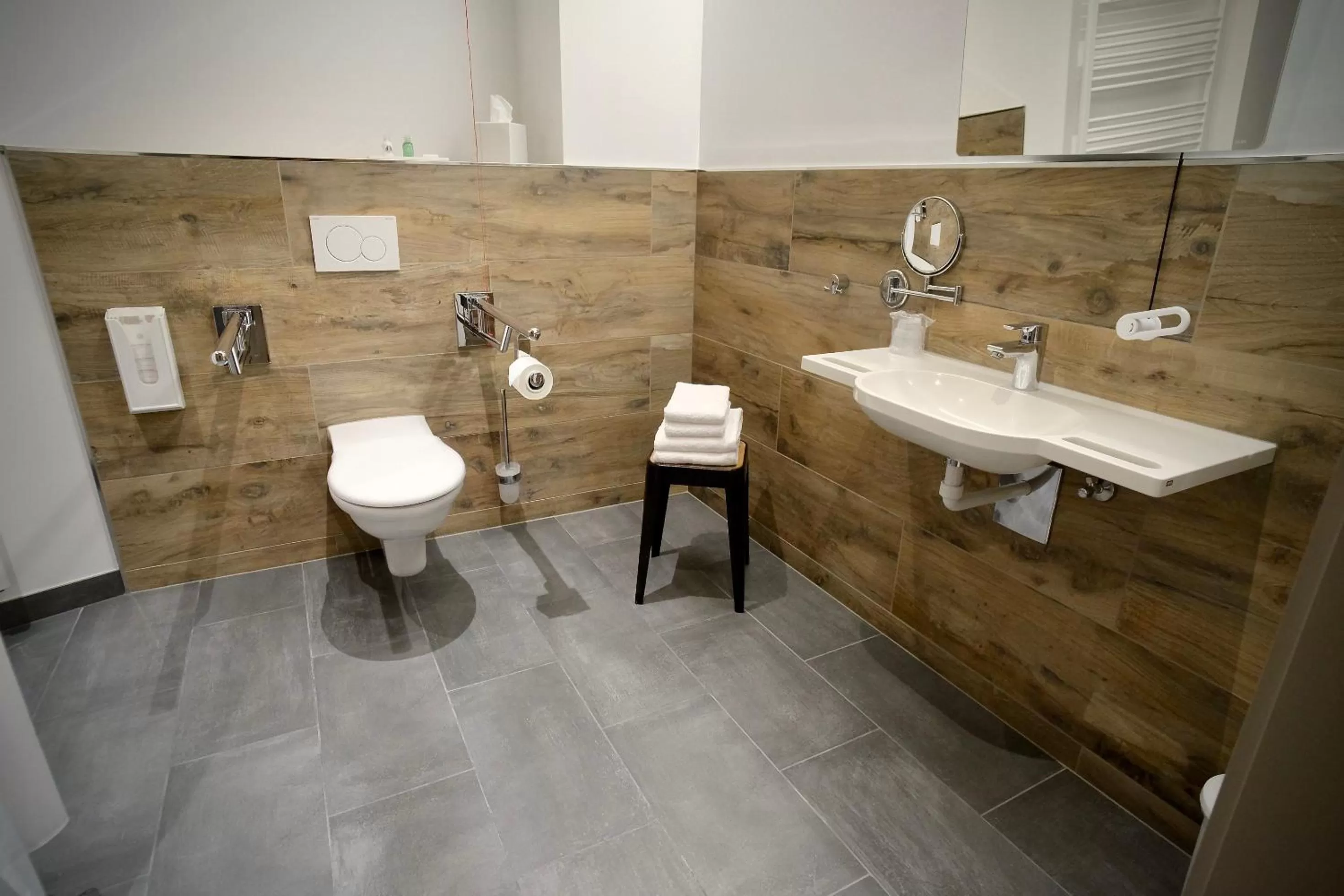 Bathroom in Bahnhof-Erzingen, hotel, coffee & more