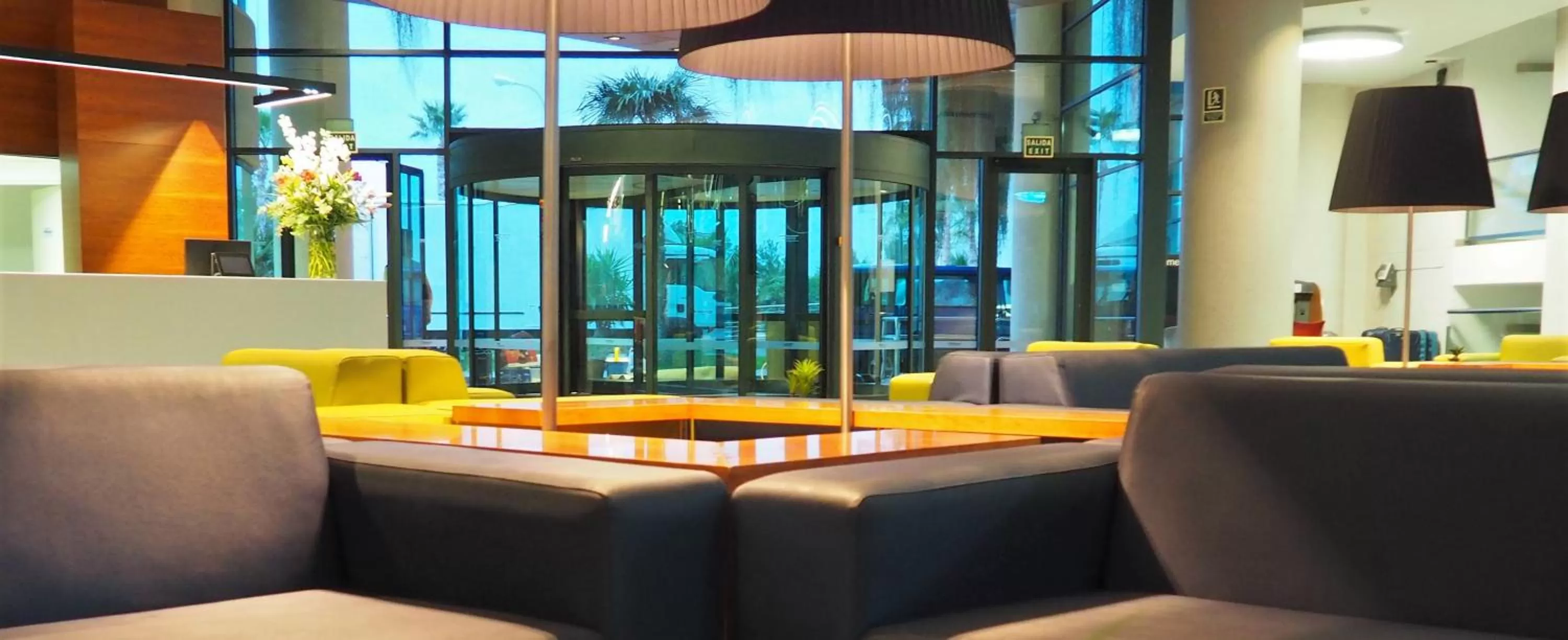 Lounge or bar in Hotel Deloix 4* Sup