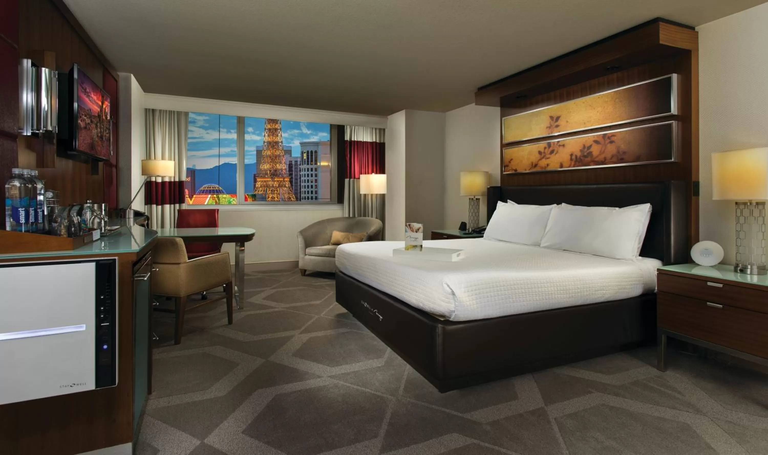 Bedroom, Bed in The Mirage