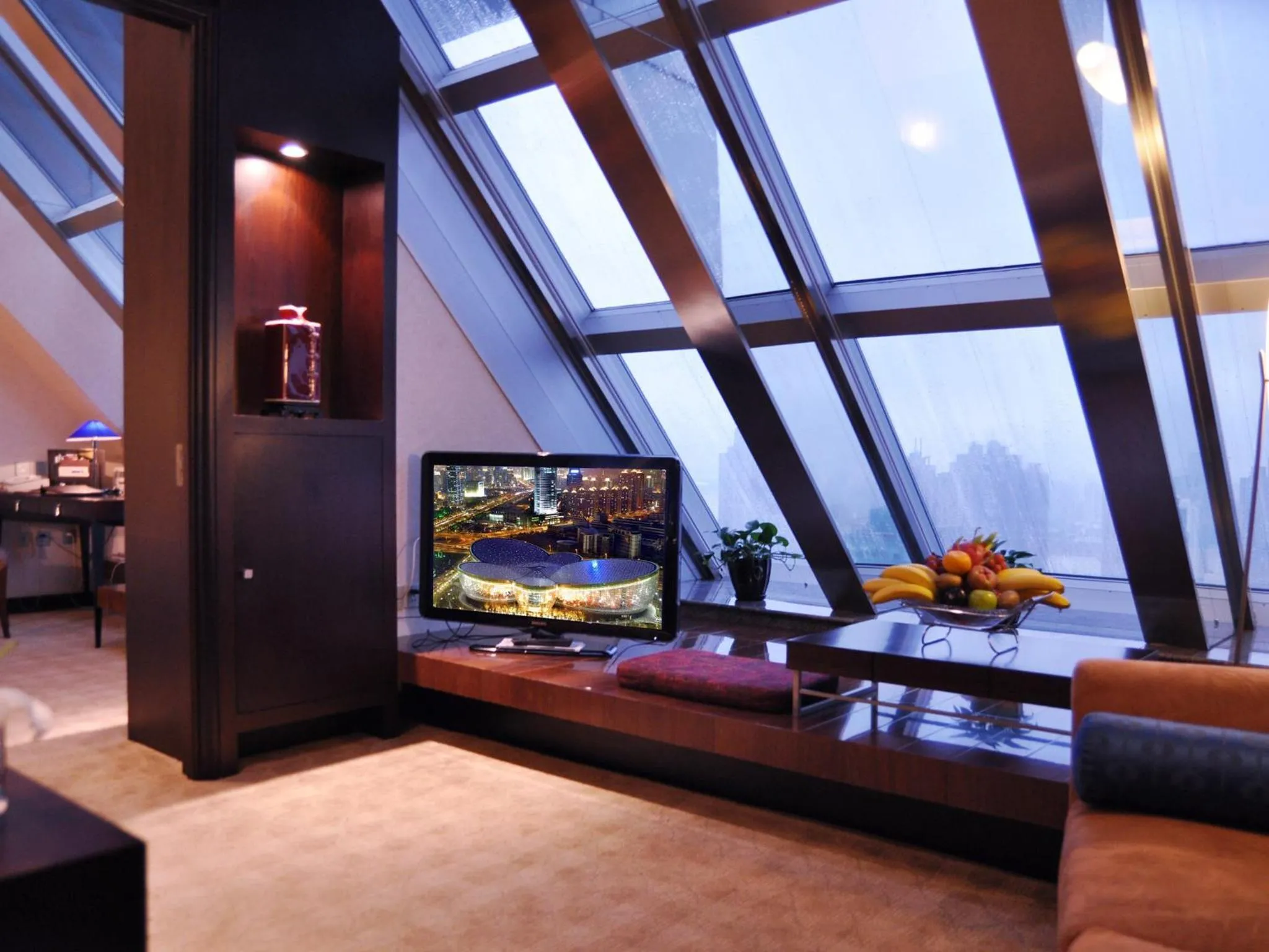 TV and multimedia in Jinling Purple Mountain Hotel Shanghai（Shanghai Grand Trustel Purple Mountain Hotel）