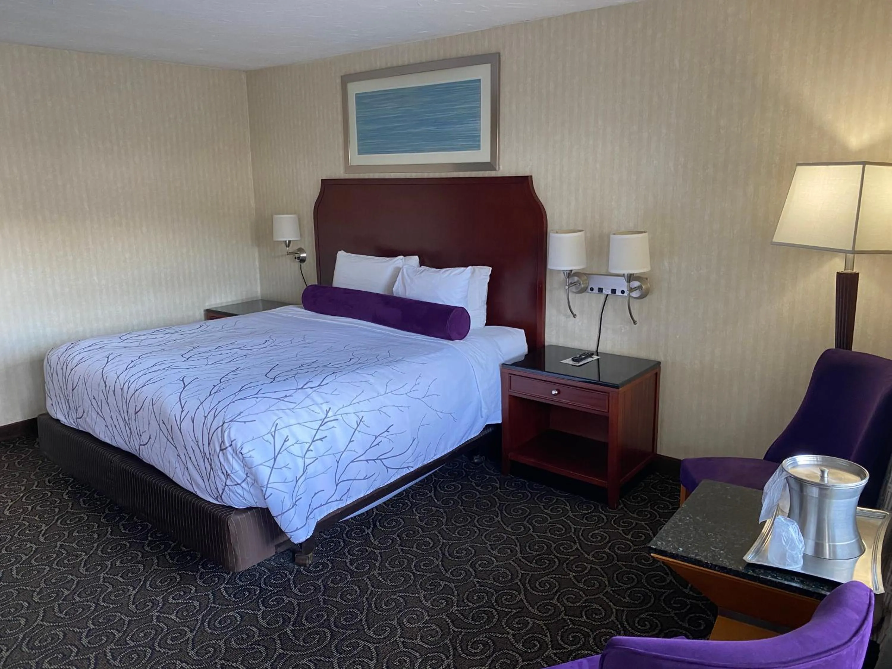 Photo of the whole room, Bed in The Black Mountain Inn