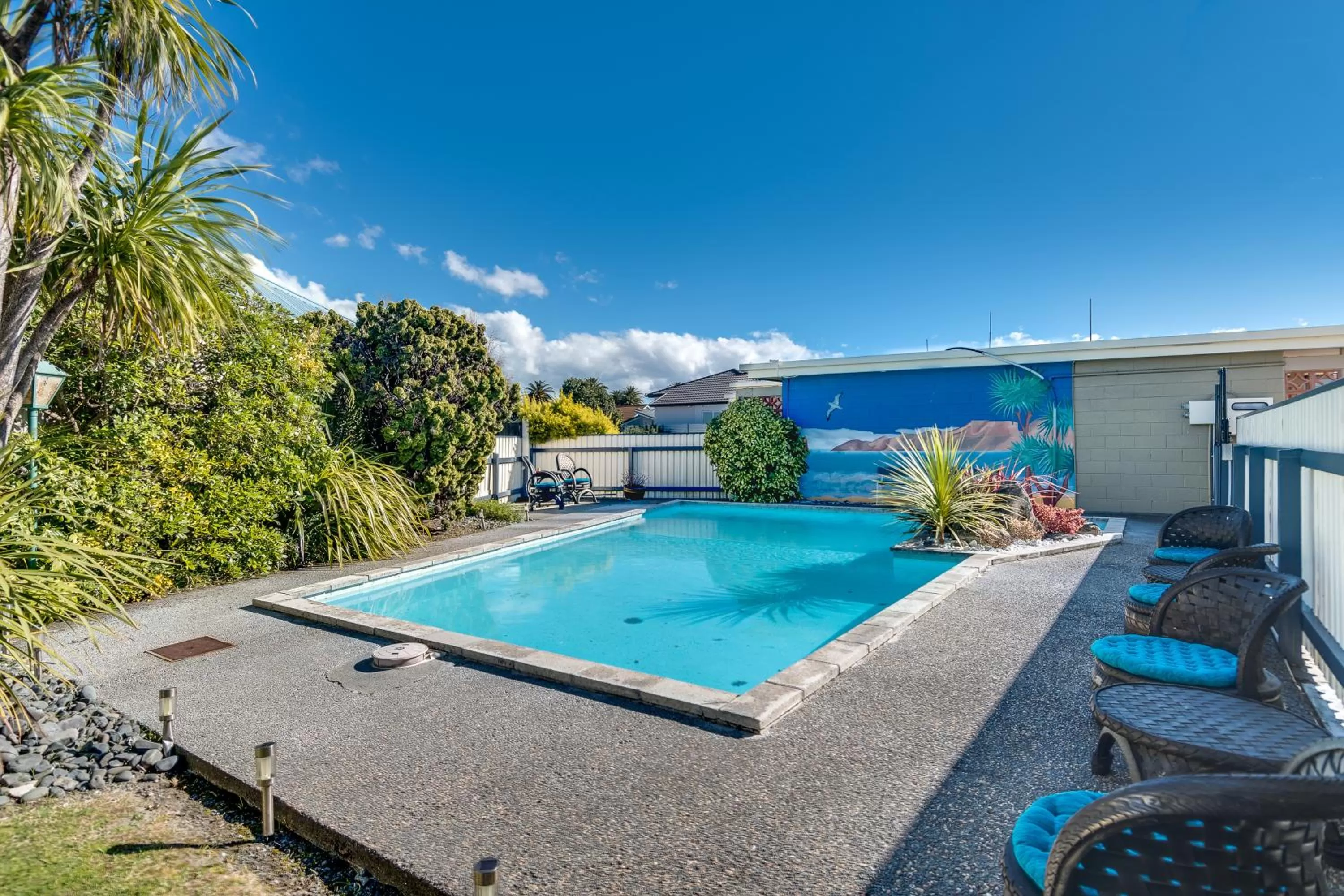 Swimming Pool in Gardner Court Motel