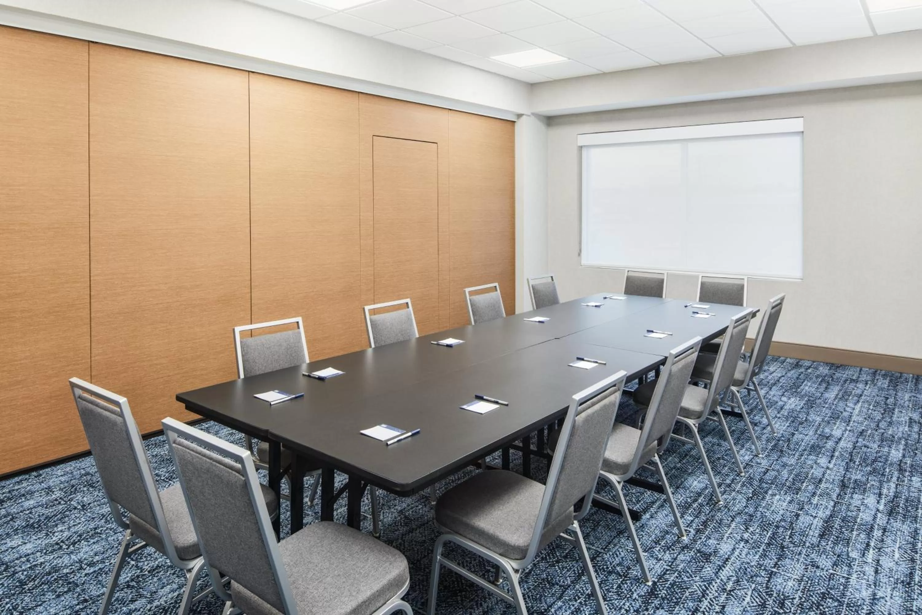 Meeting/conference room in Holiday Inn Express Richmond - Midtown by IHG