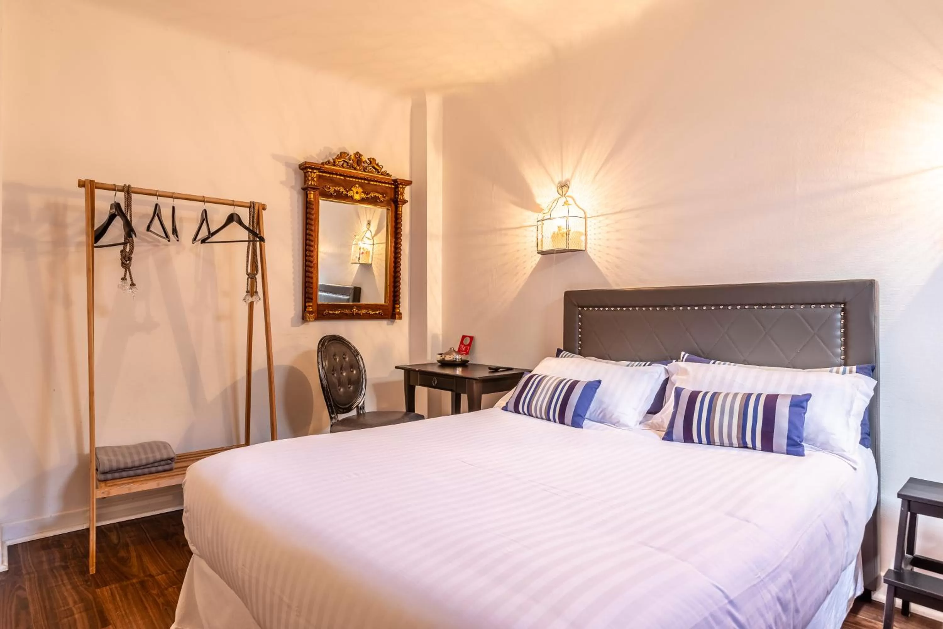 Bed in Hotel Le Port Neuf