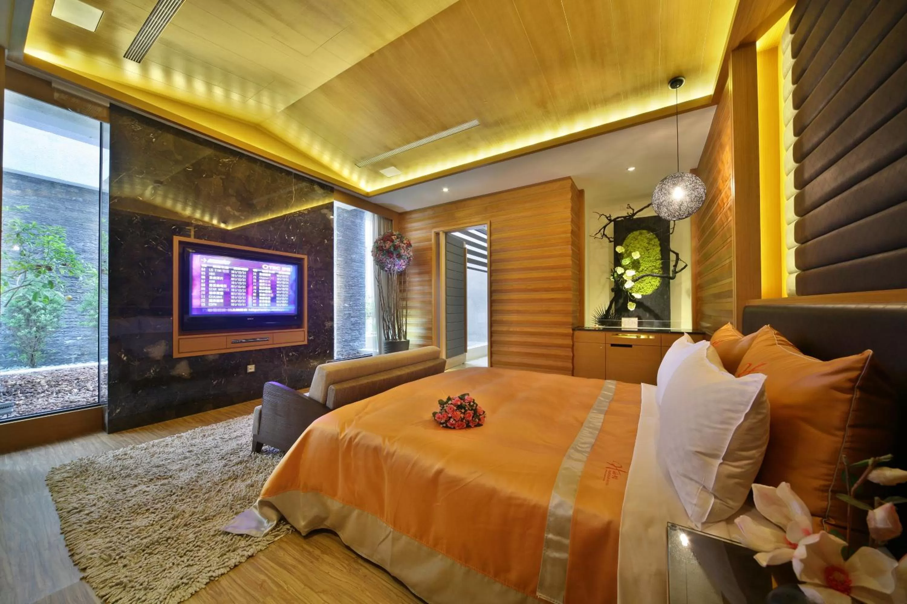 Photo of the whole room, Bed in Han Guan Motel