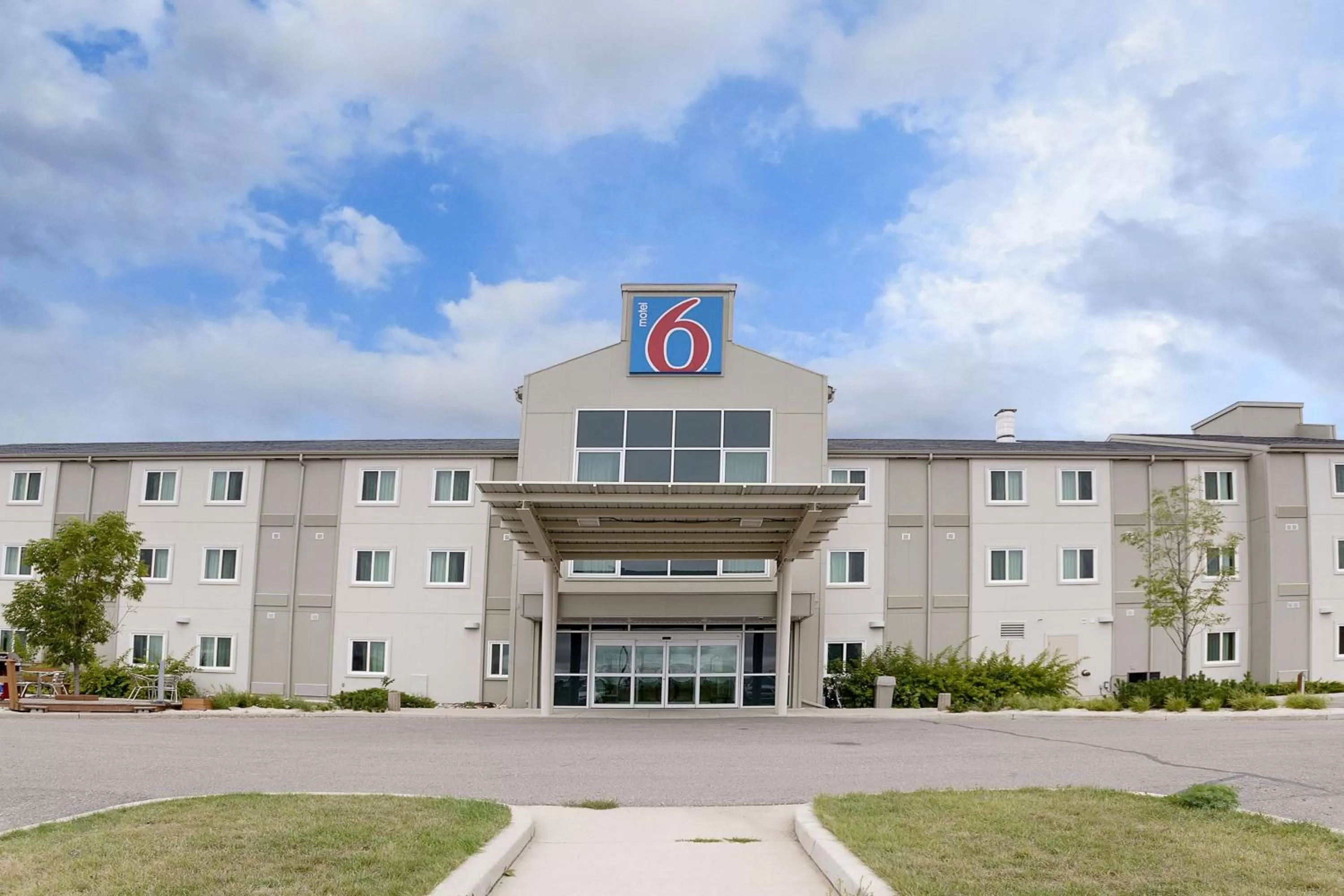 Property building in Motel 6-Brandon, MB