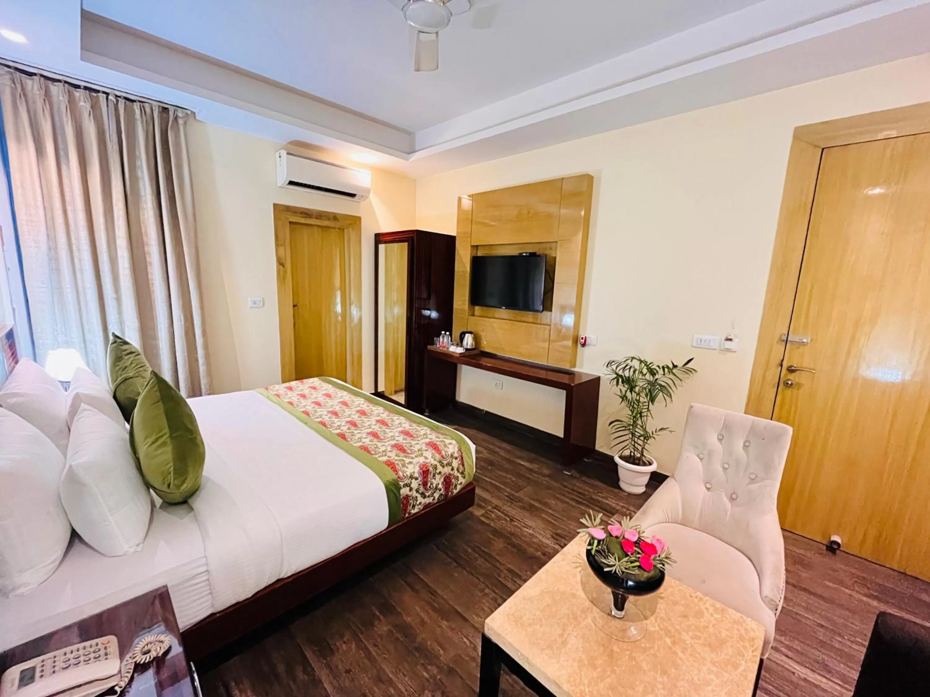 Bed in Hotel Banz near Delhi Airport