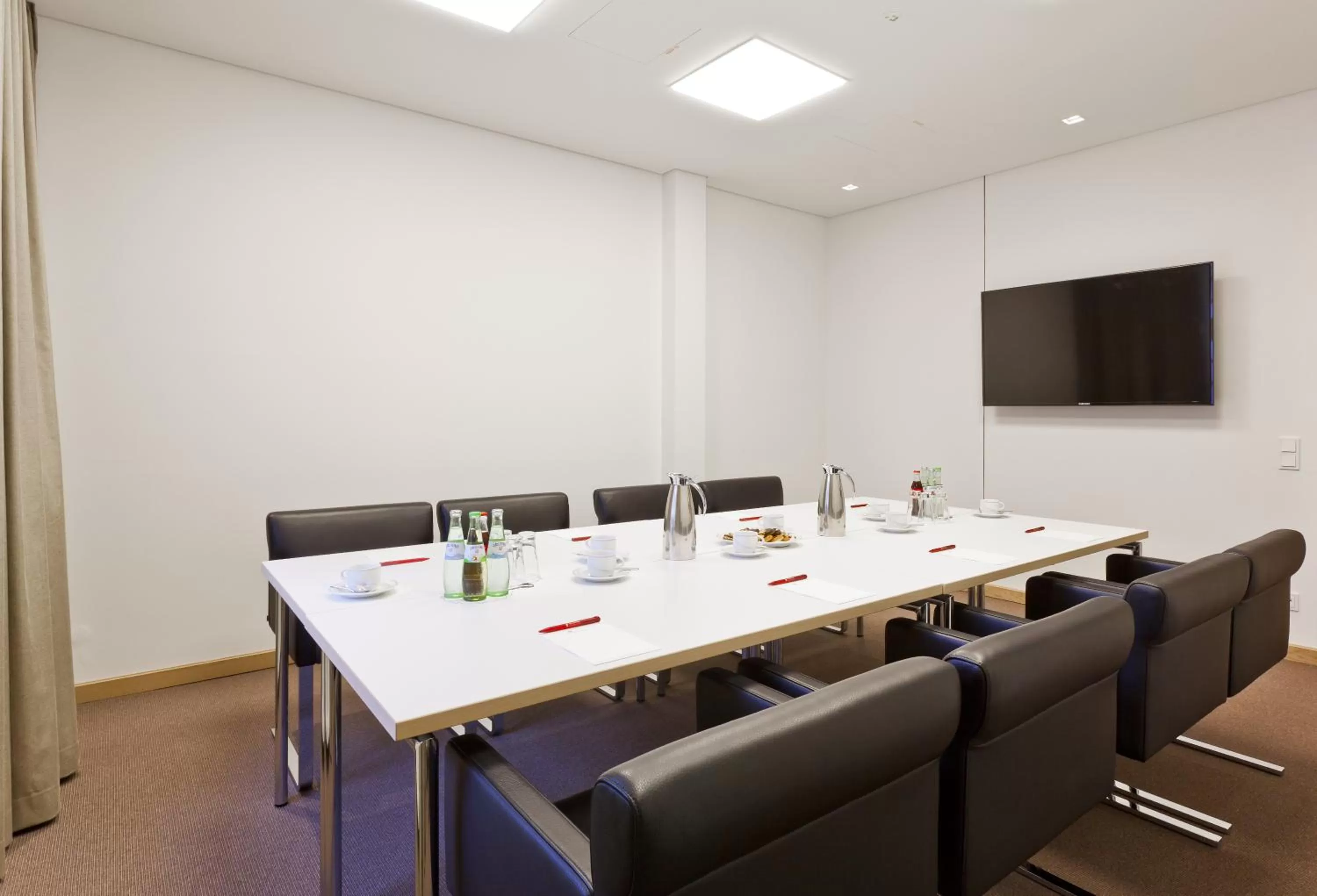 Business facilities in Kardinal Schulte Haus