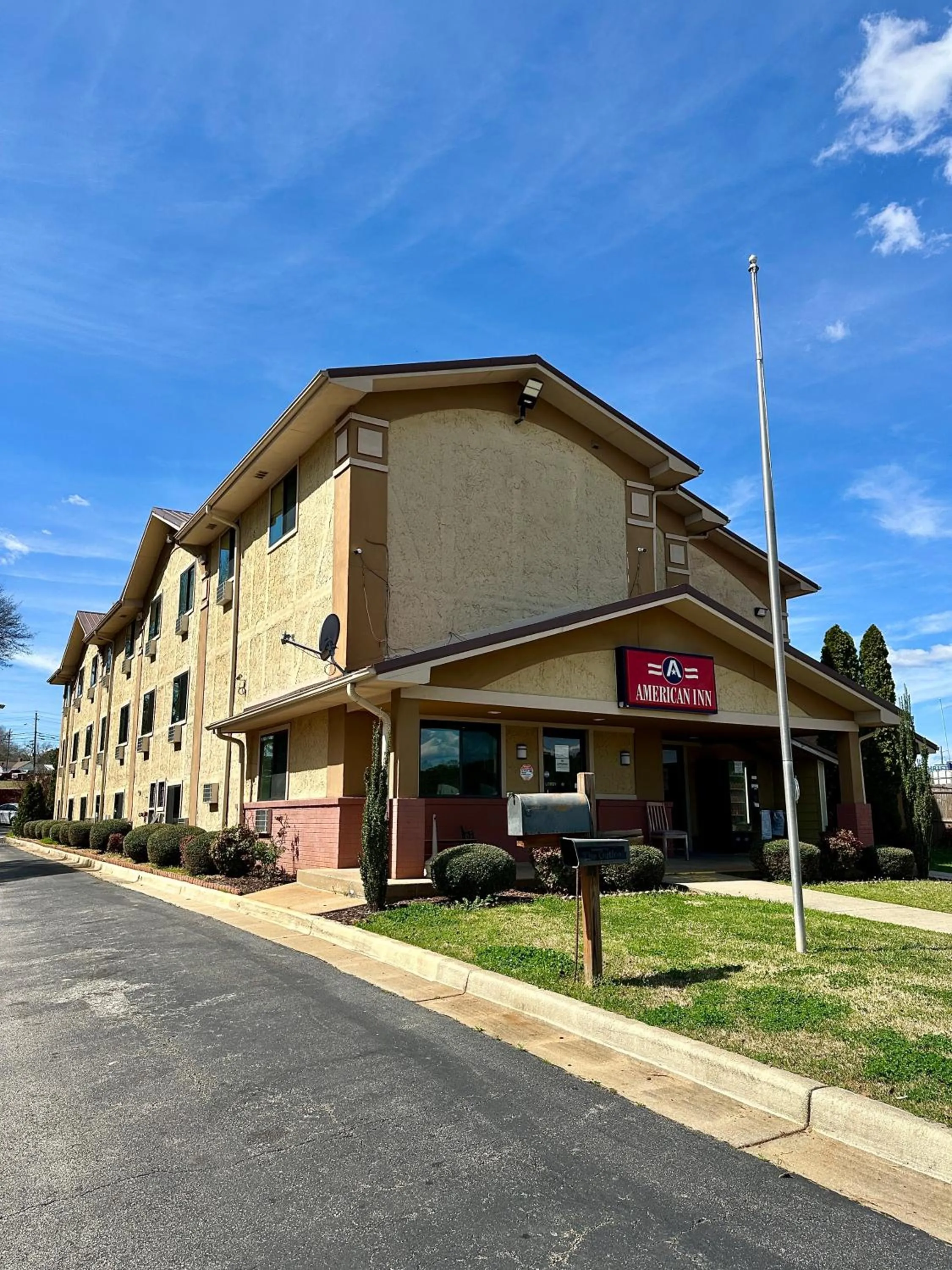 Property building in American Inn-Alexander City