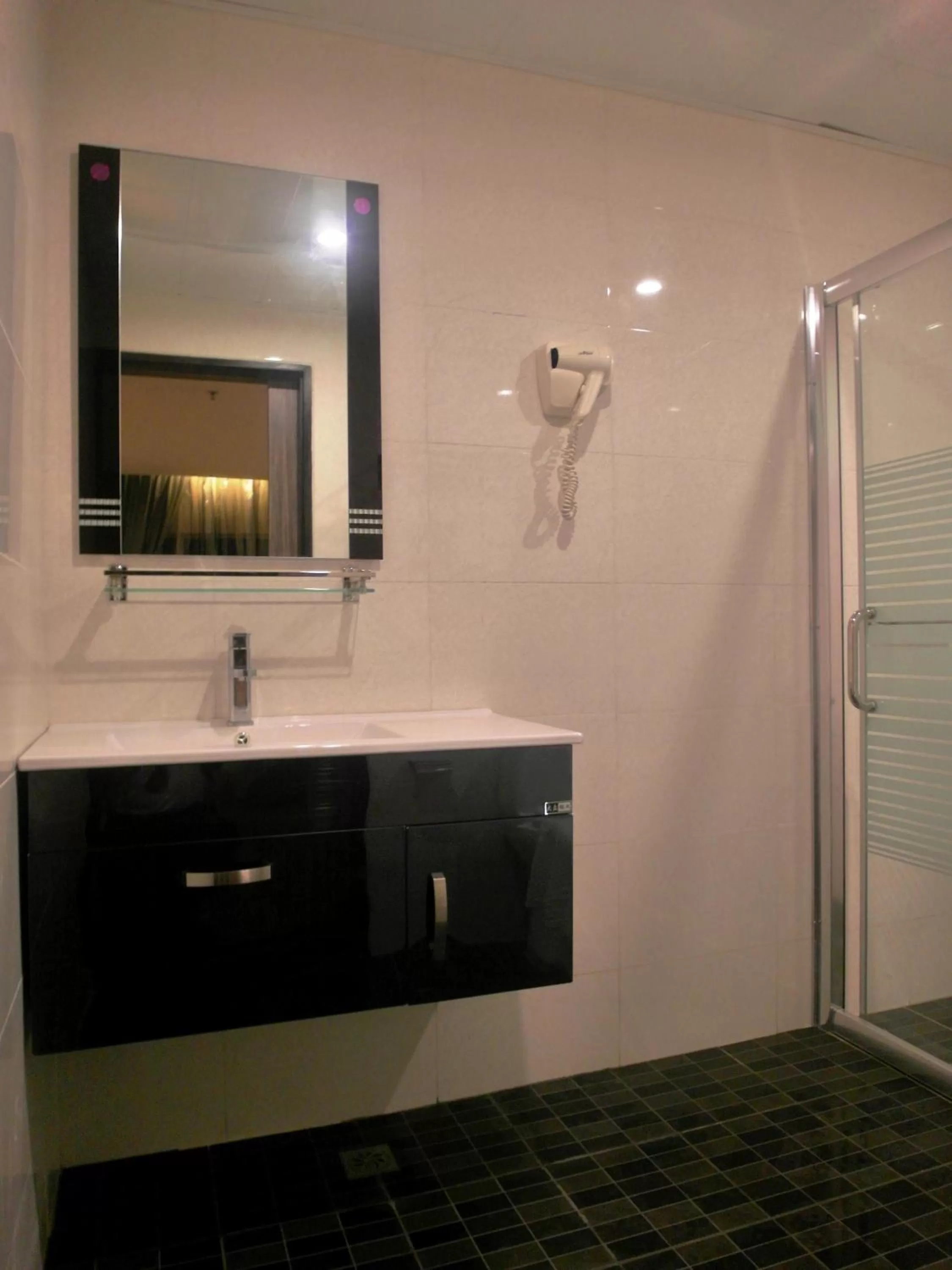 Bathroom in Mandarin Hotel Kota Kinabalu