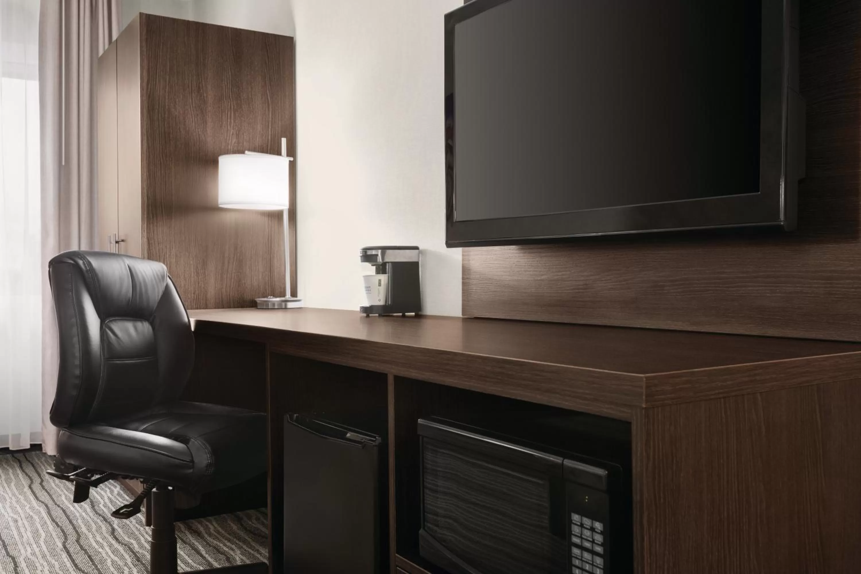 Bedroom in Days Inn by Wyndham Kingston